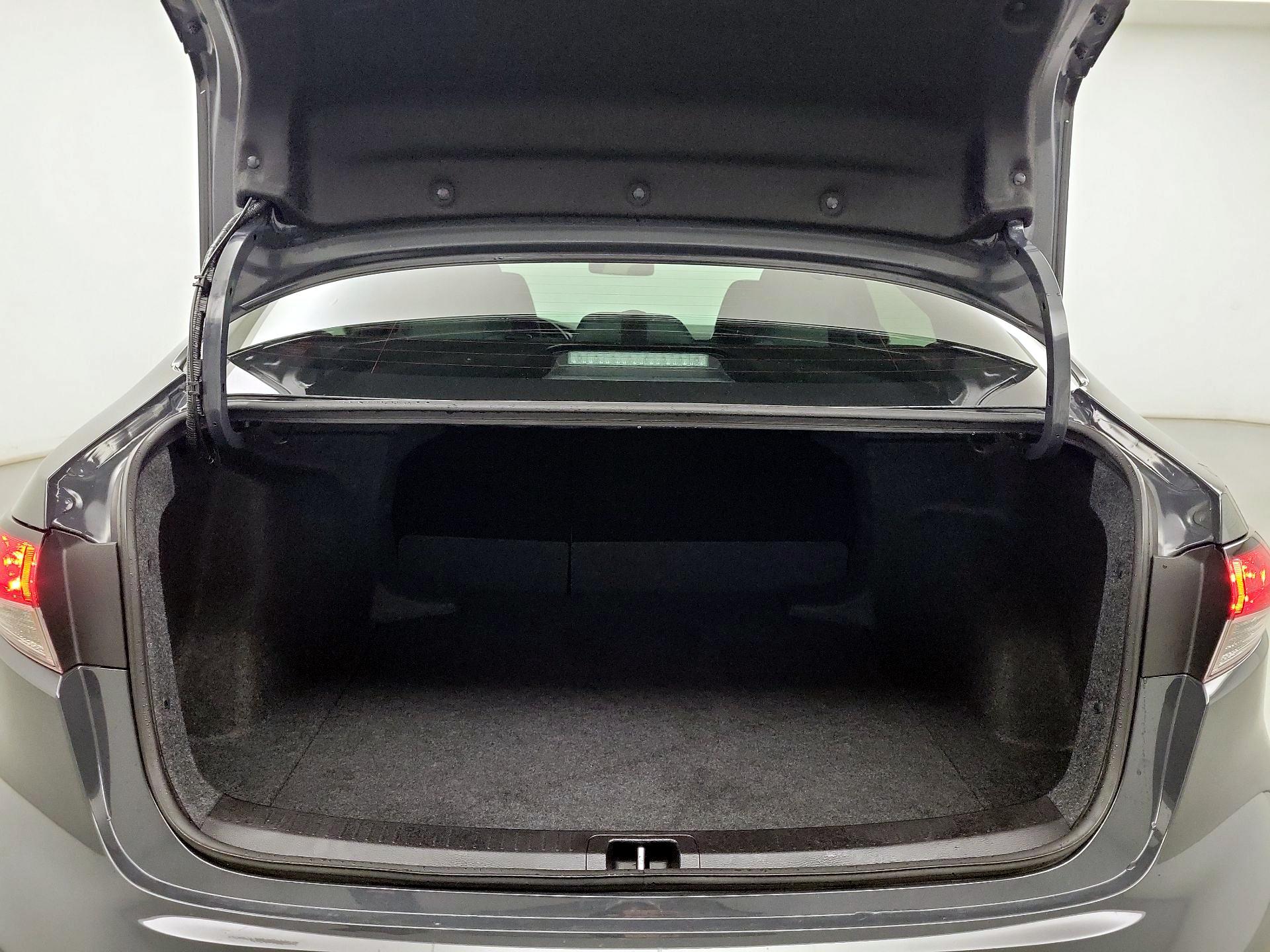 Thumbnail: 2025 Toyota Corolla - 18