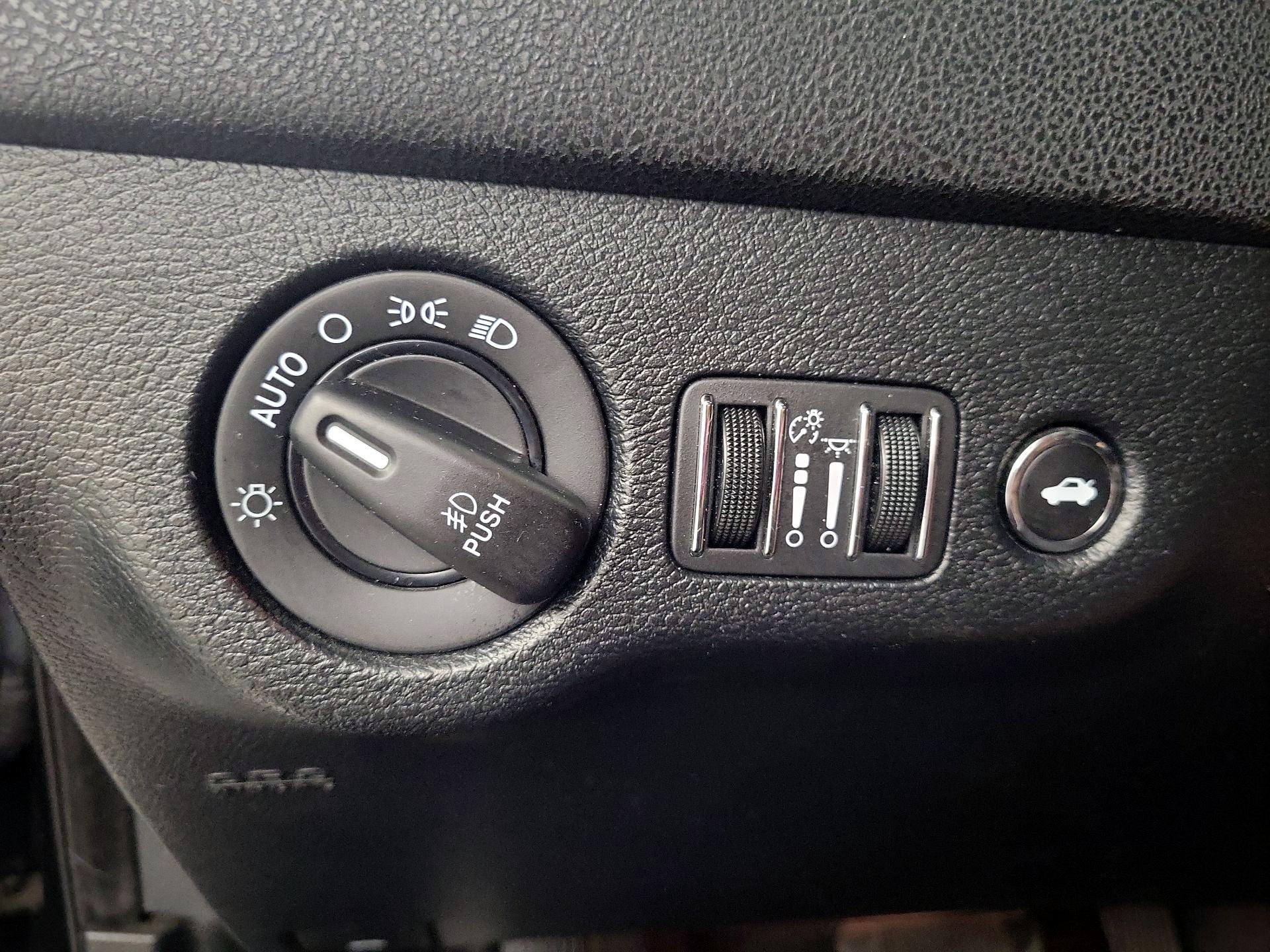 Thumbnail: 2018 Dodge Charger - 11