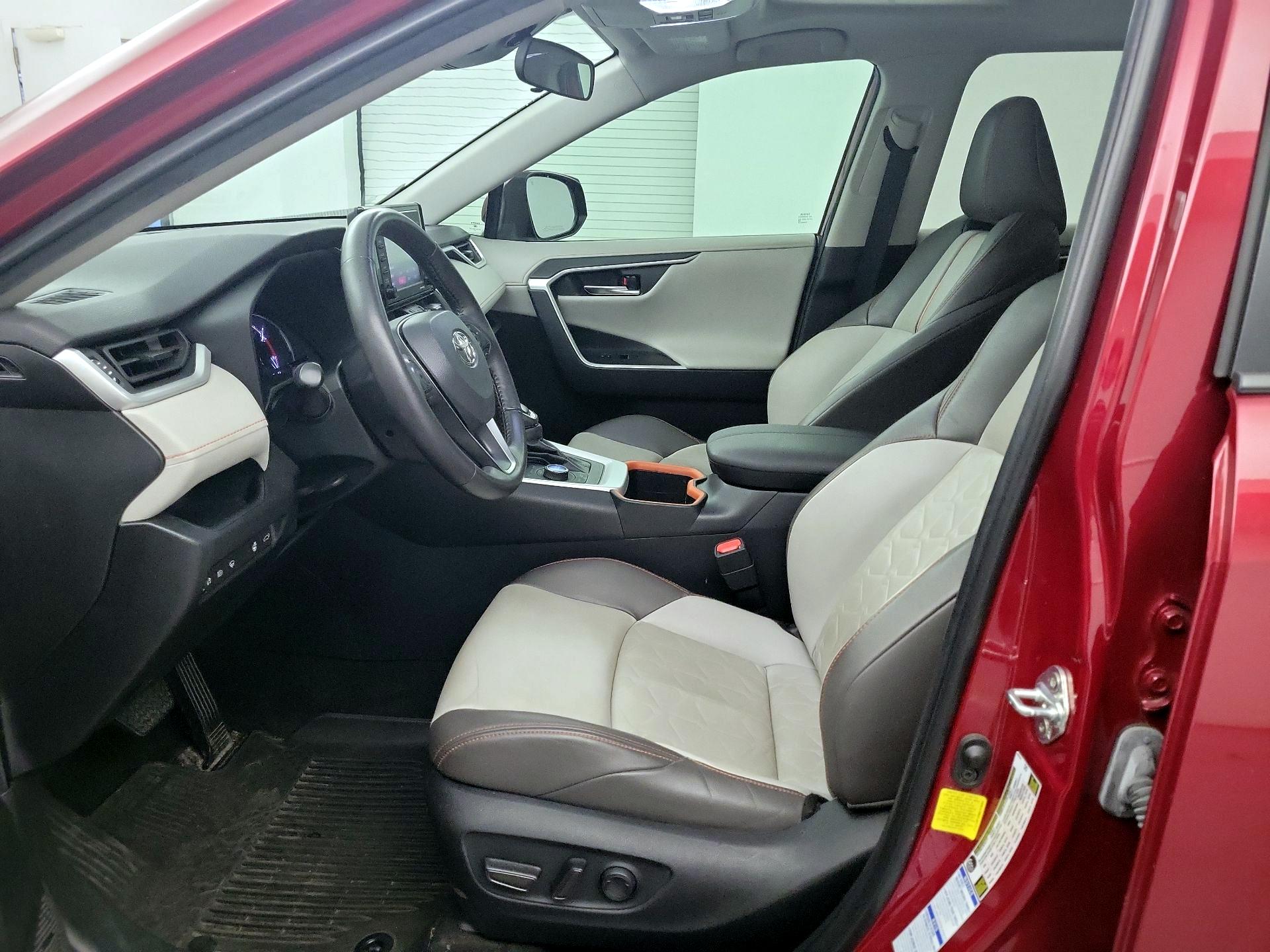 Thumbnail: 2022 Toyota RAV4 - 9