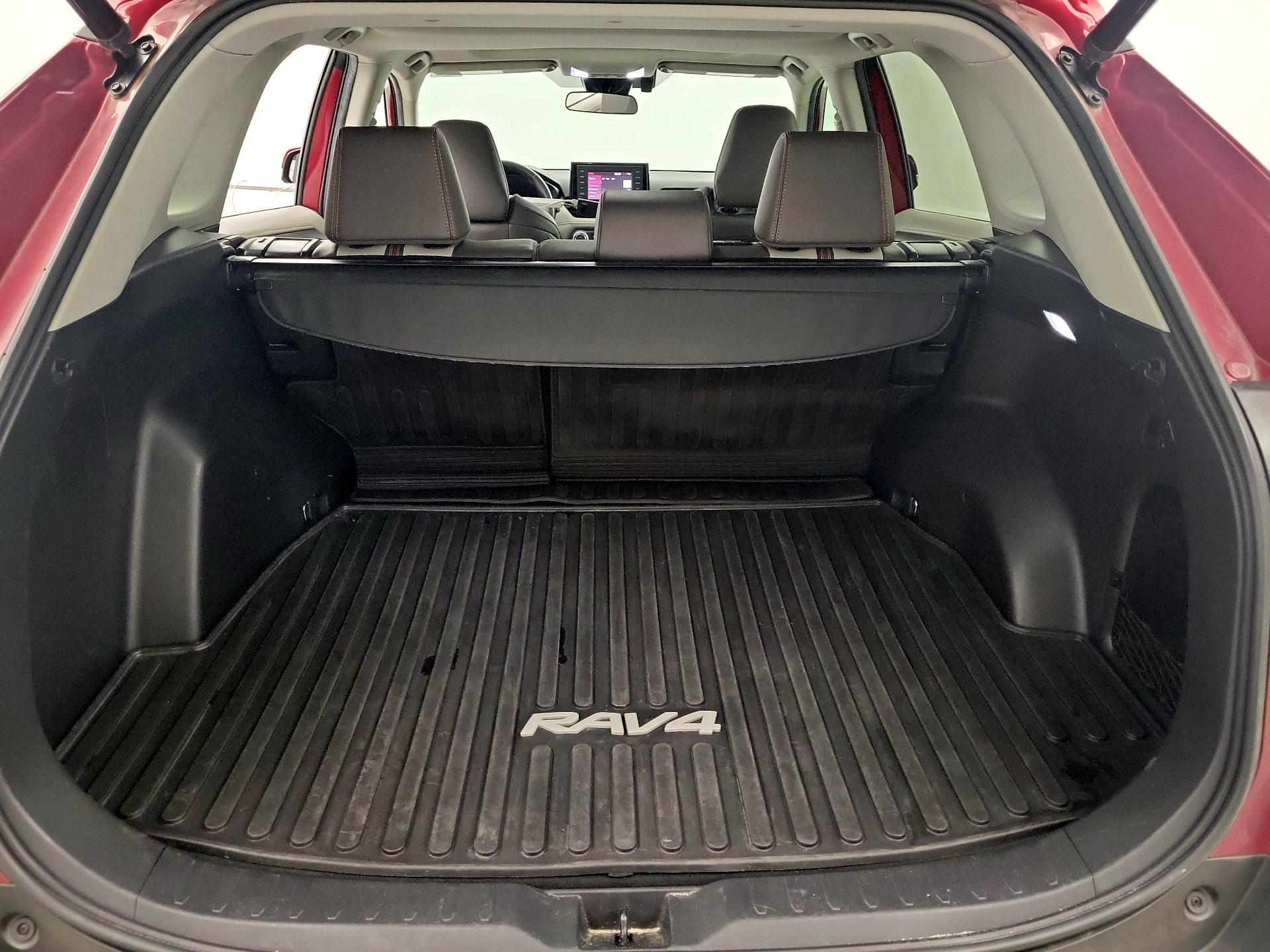 Thumbnail: 2022 Toyota RAV4 - 19