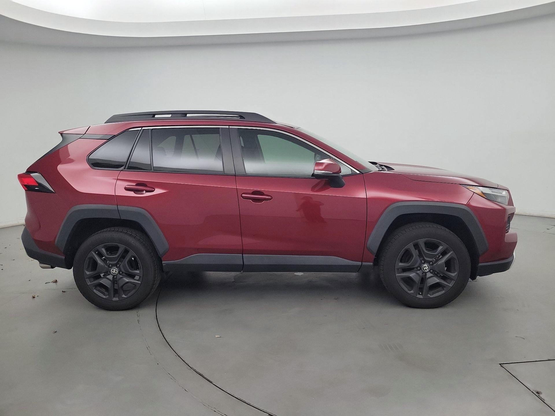 Thumbnail: 2022 Toyota RAV4 - 4