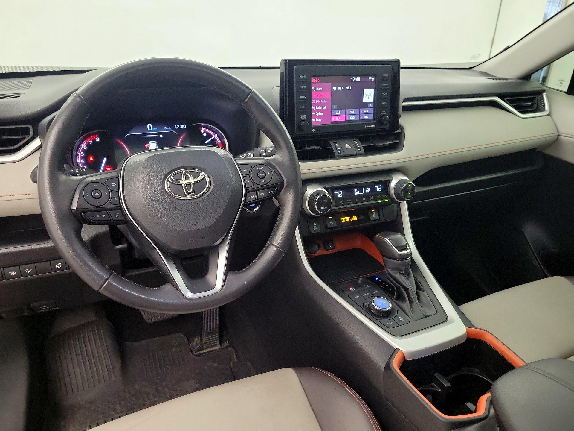 Thumbnail: 2022 Toyota RAV4 - 8