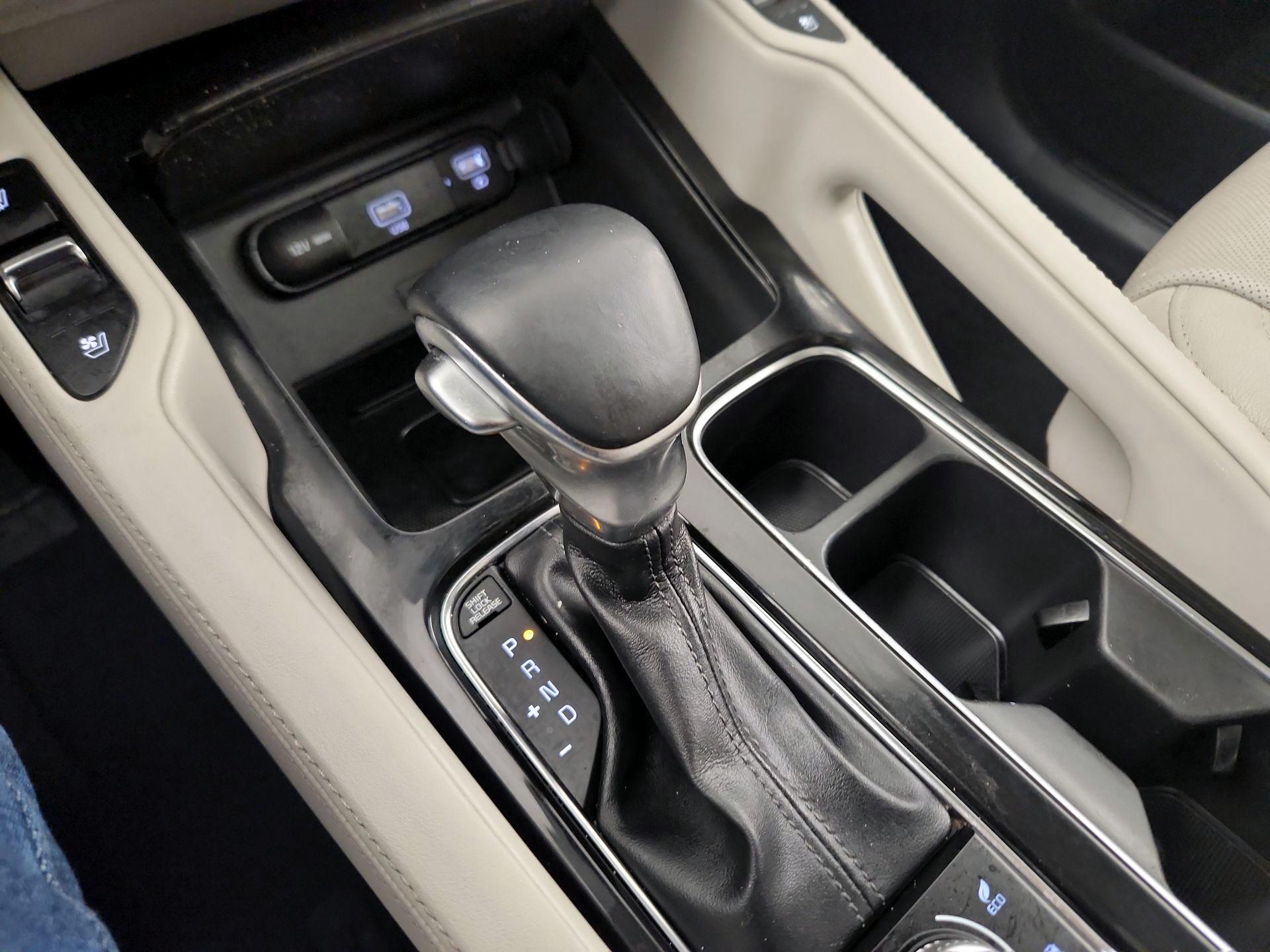 Thumbnail: 2020 Kia Telluride - 16