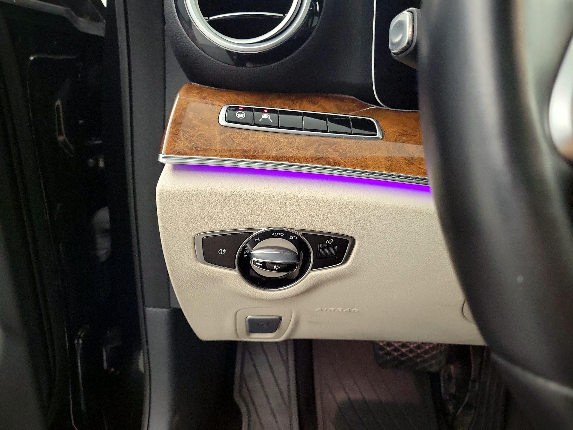 Thumbnail: 2020 Mercedes-Benz E-Class - 11