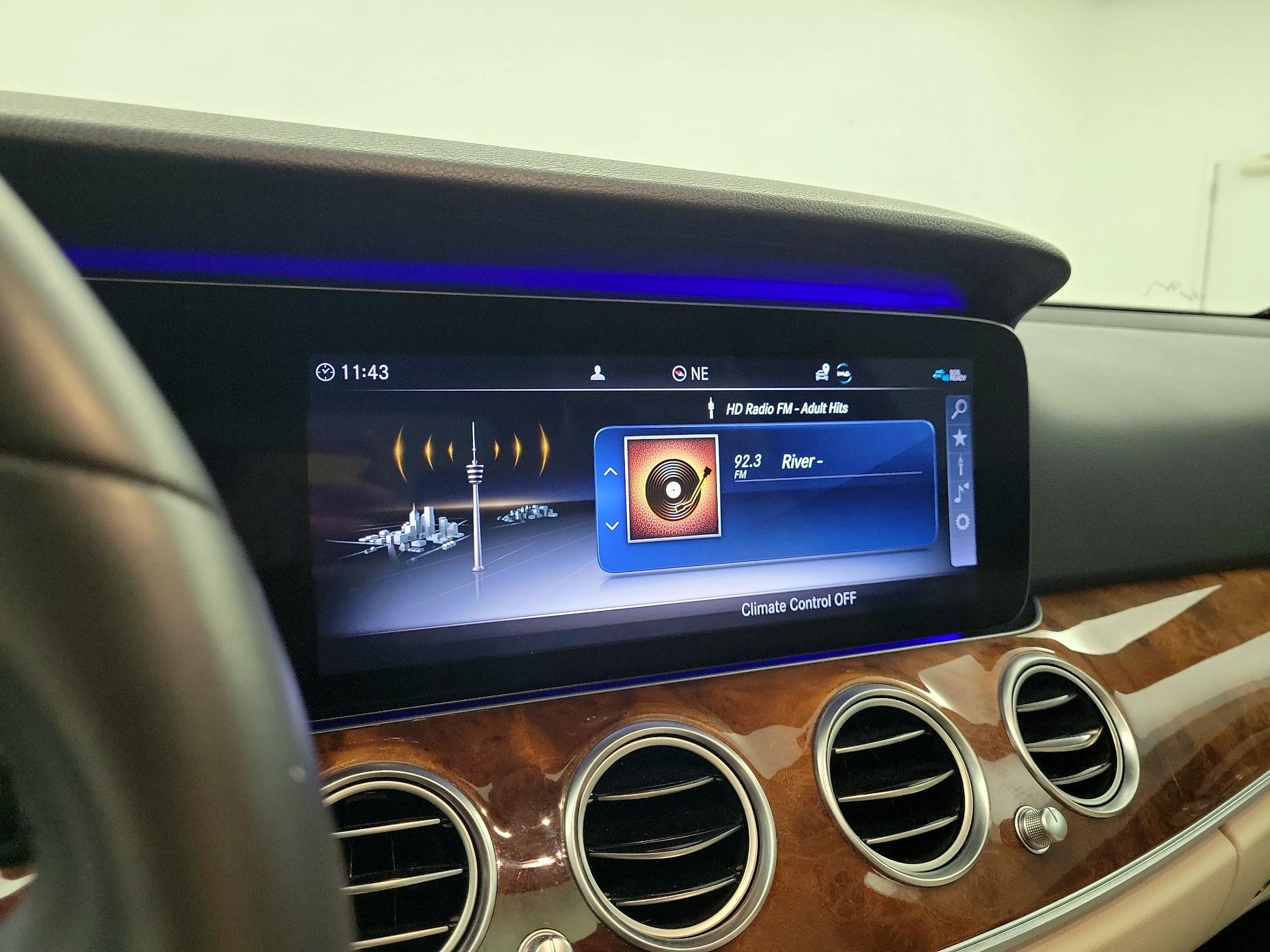 Thumbnail: 2020 Mercedes-Benz E-Class - 13