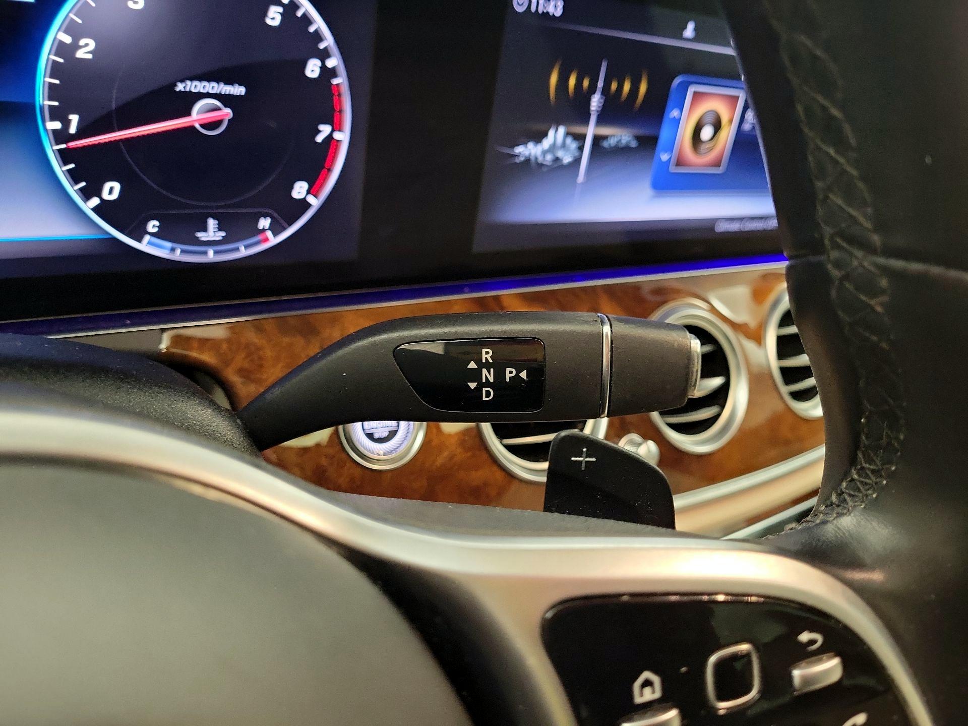 Thumbnail: 2020 Mercedes-Benz E-Class - 15