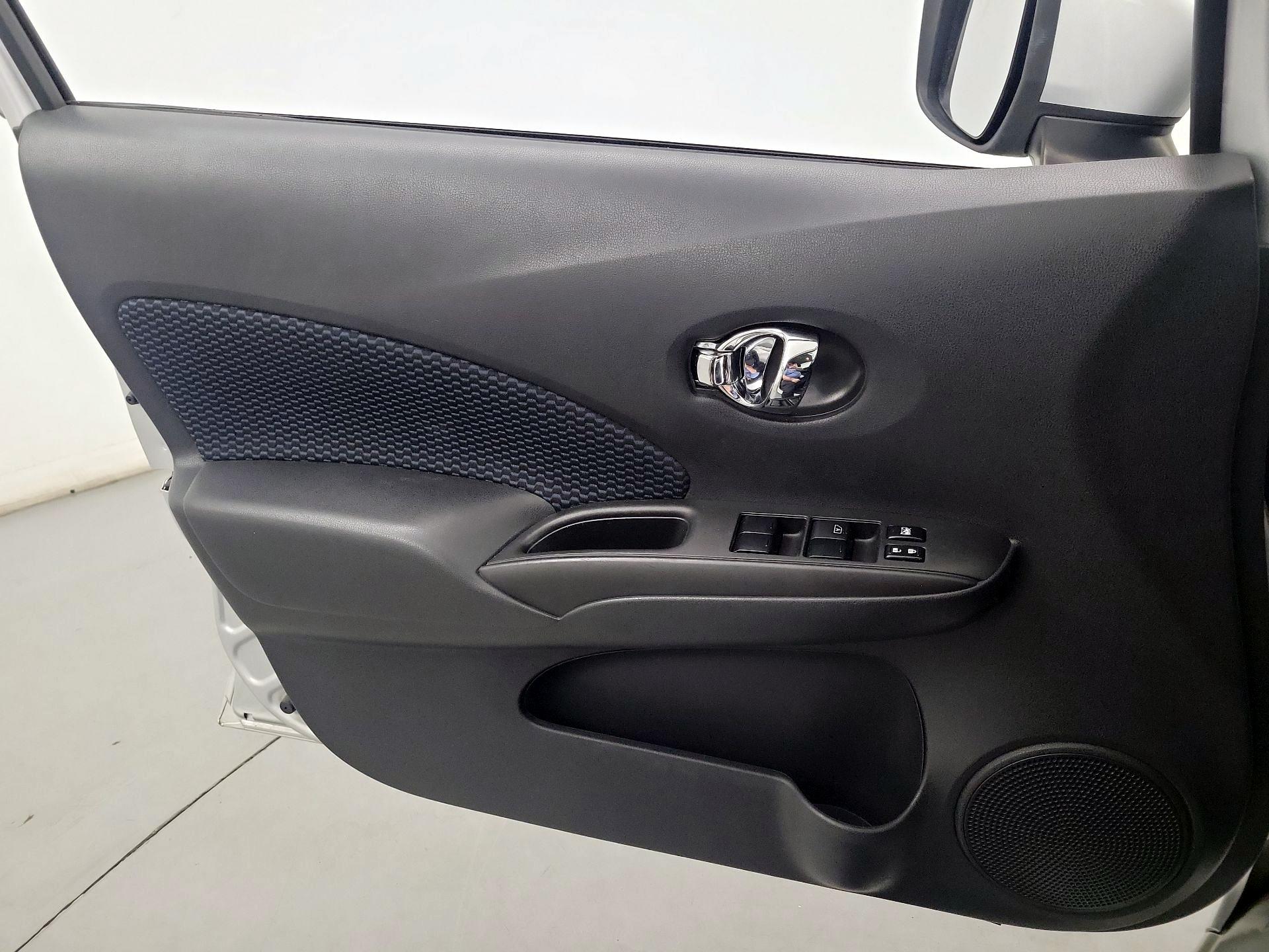 Thumbnail: 2015 Nissan Versa Note - 10