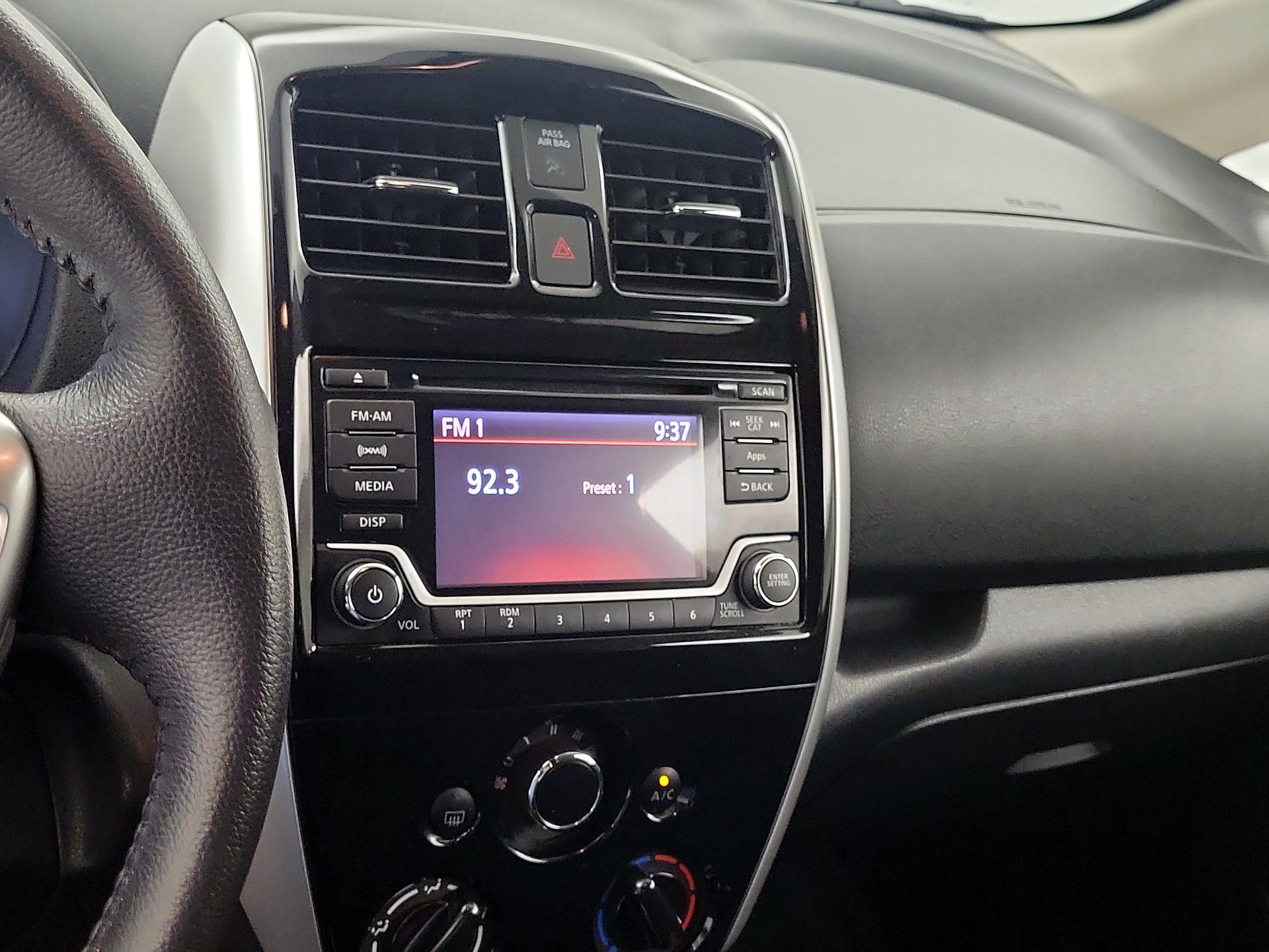 Thumbnail: 2015 Nissan Versa Note - 13