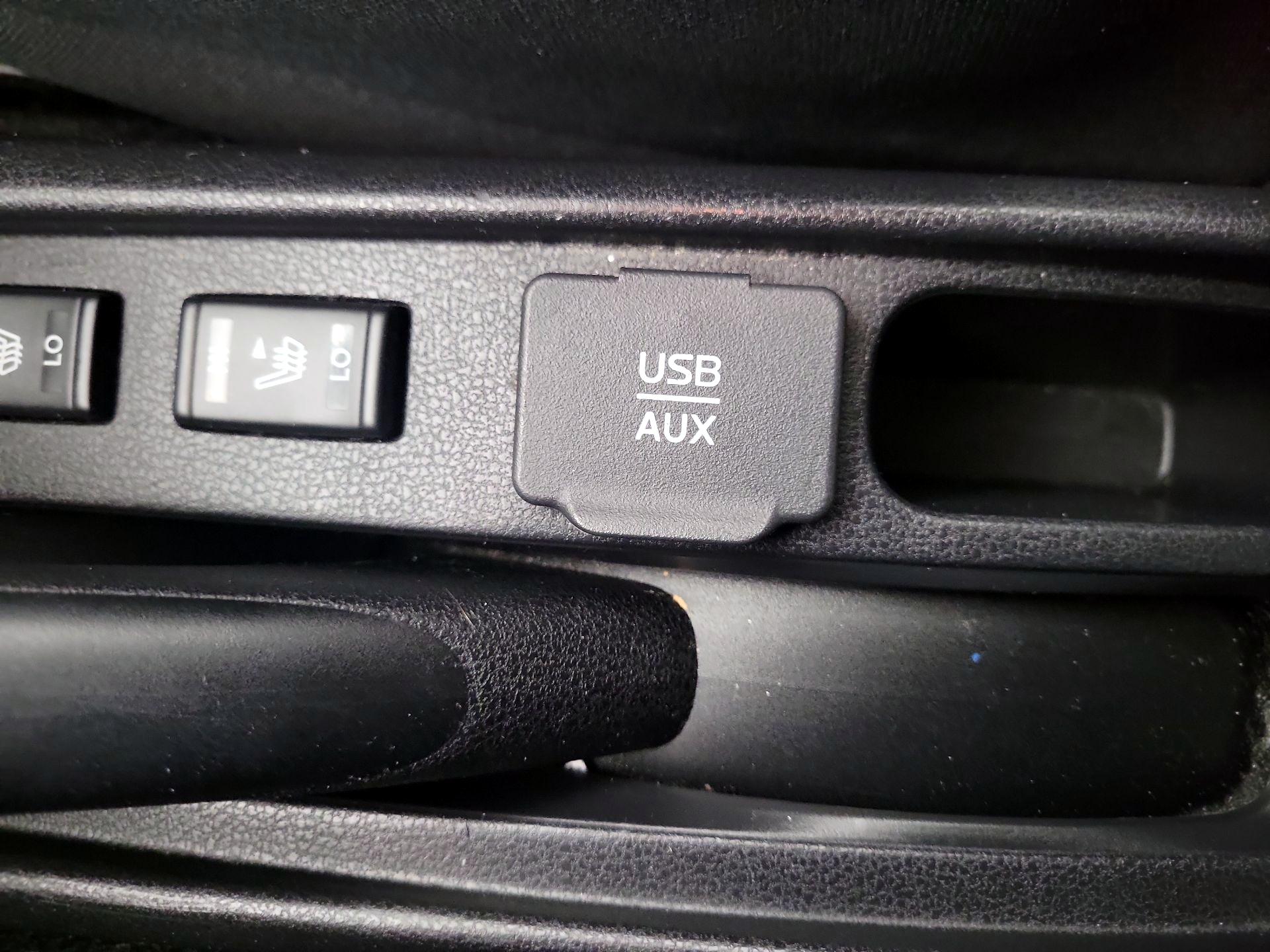 Thumbnail: 2015 Nissan Versa Note - 16