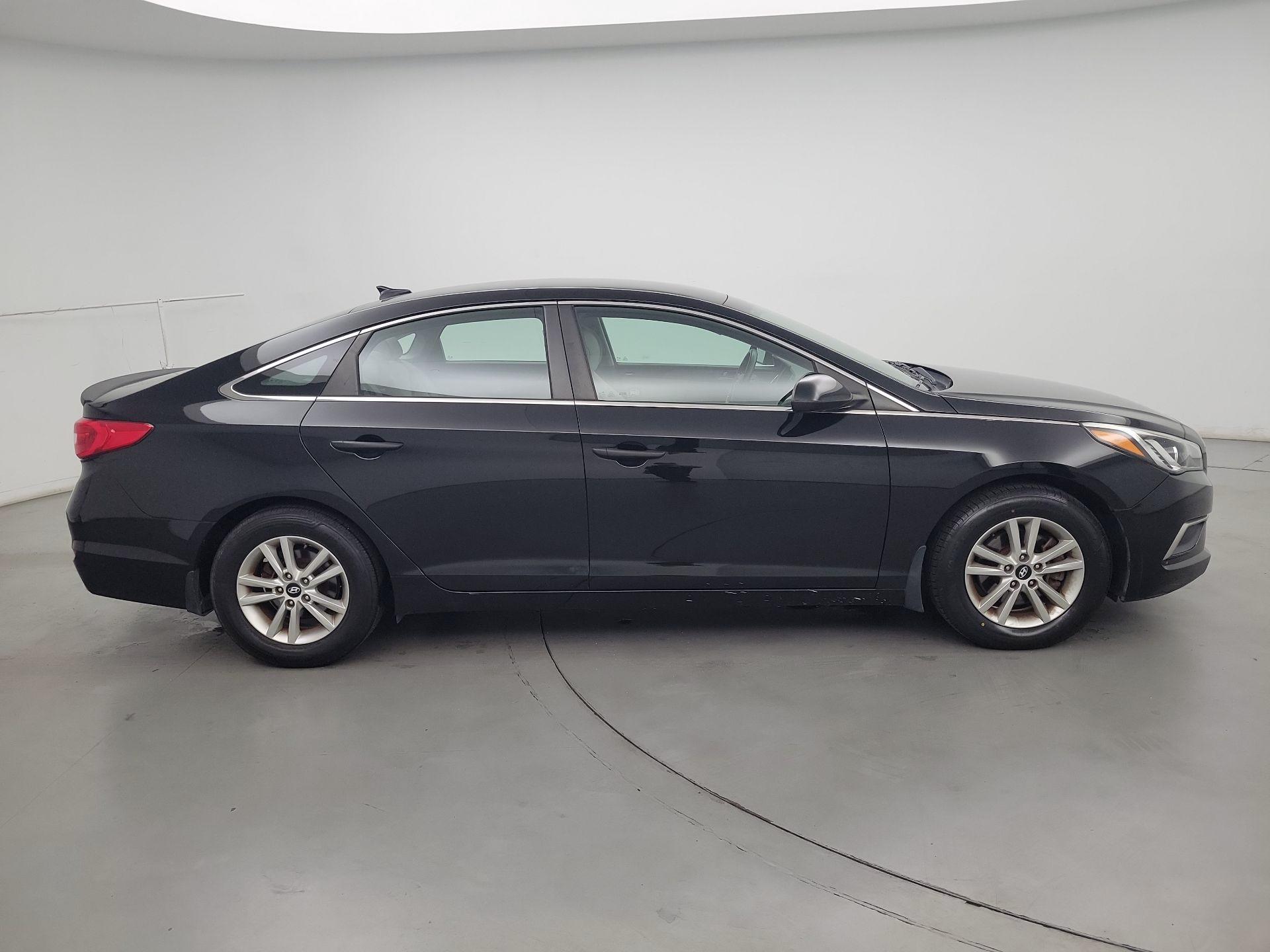 Thumbnail: 2017 Hyundai Sonata - 4