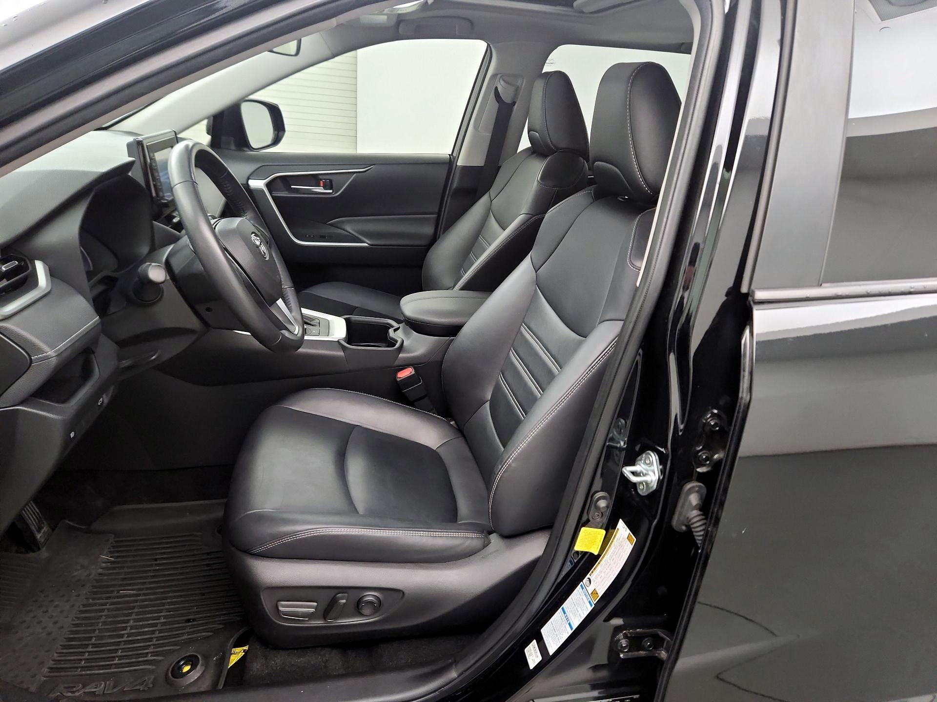 Thumbnail: 2022 Toyota RAV4 - 9