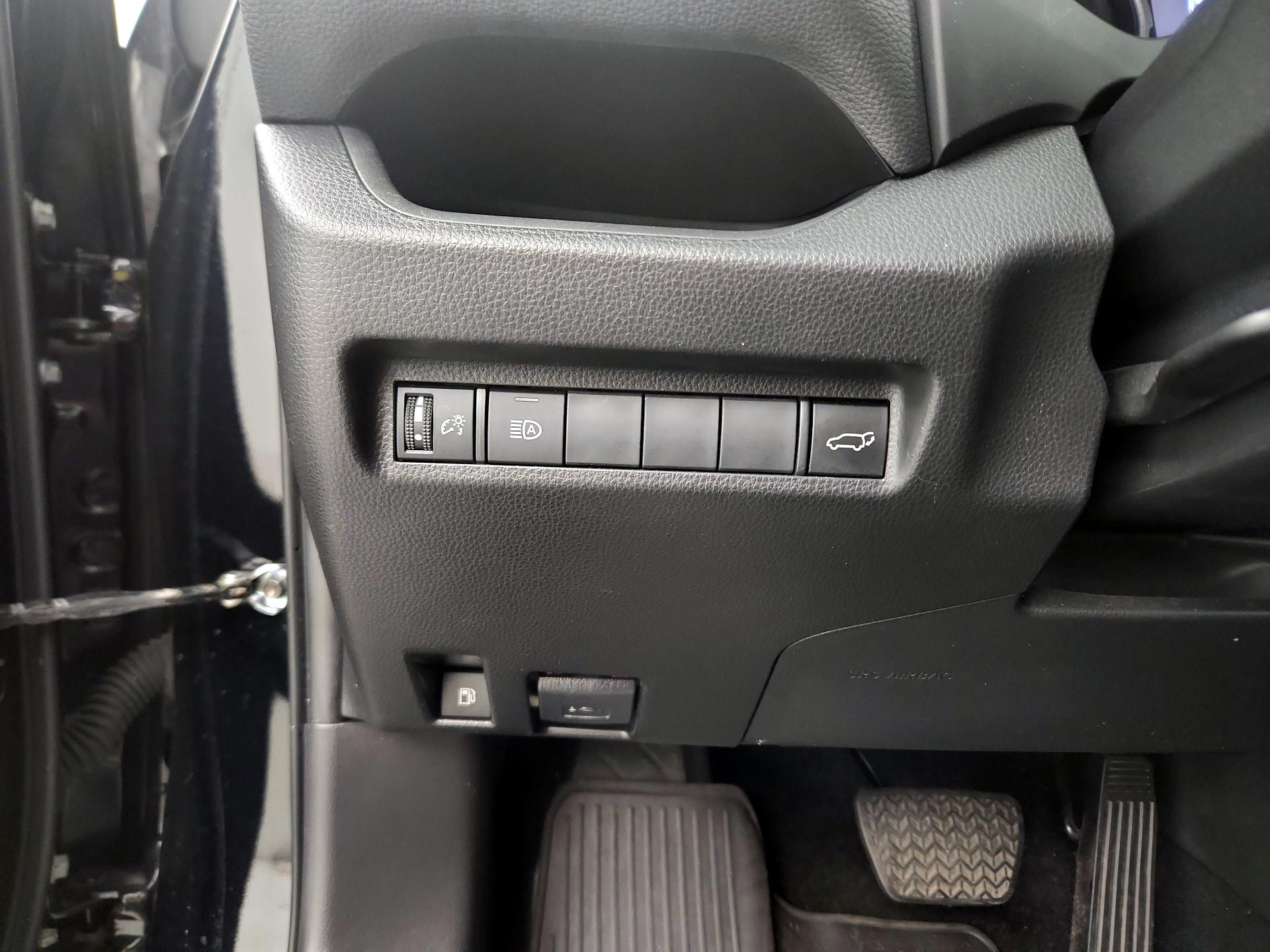 Thumbnail: 2022 Toyota RAV4 - 11