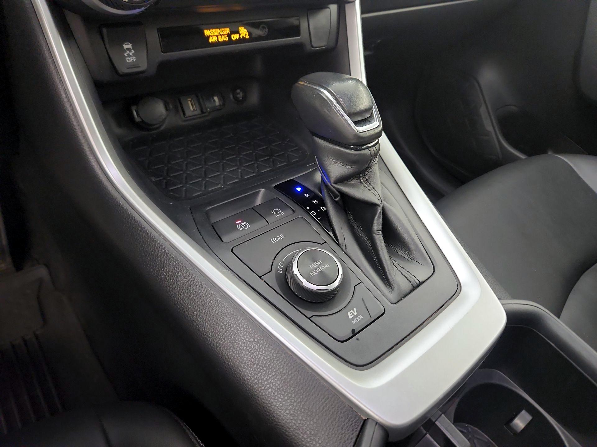 Thumbnail: 2022 Toyota RAV4 - 15