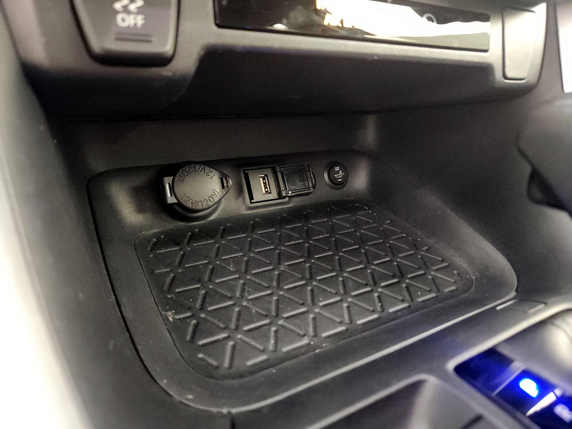 Thumbnail: 2022 Toyota RAV4 - 16