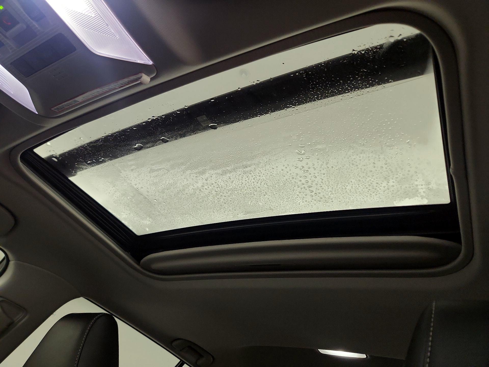 Thumbnail: 2022 Toyota RAV4 - 17