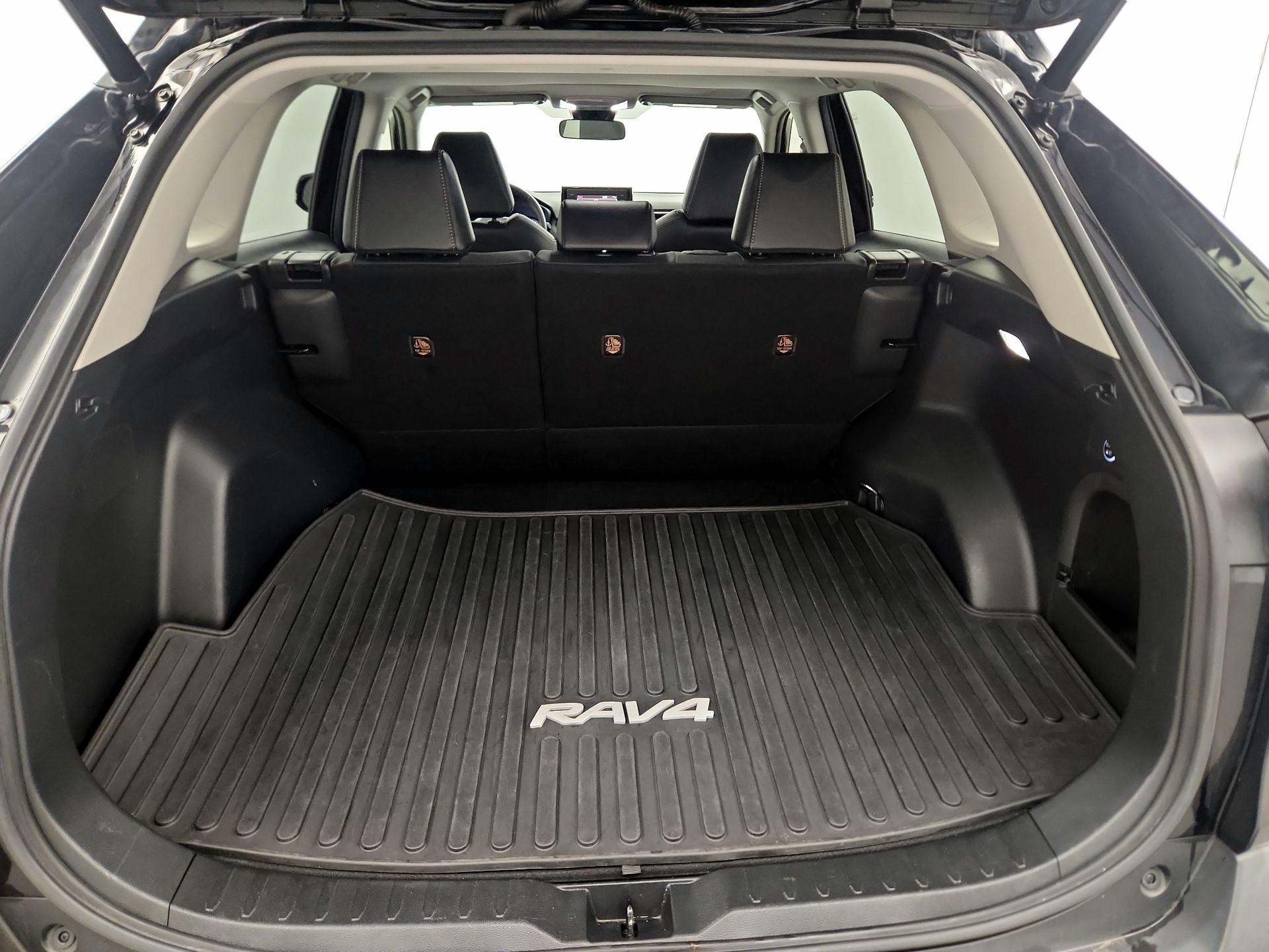 Thumbnail: 2022 Toyota RAV4 - 19