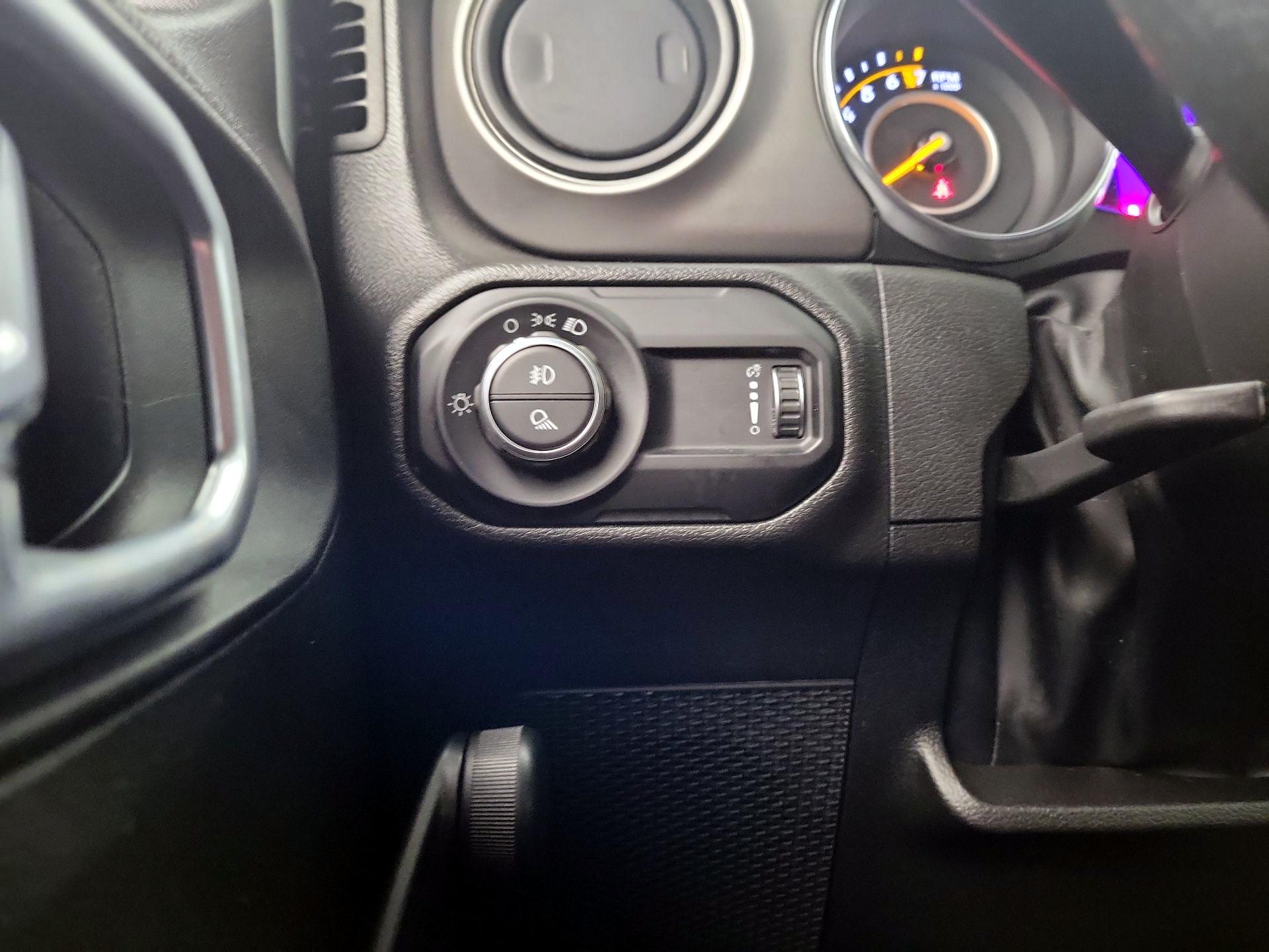 Thumbnail: 2023 Jeep Gladiator - 13