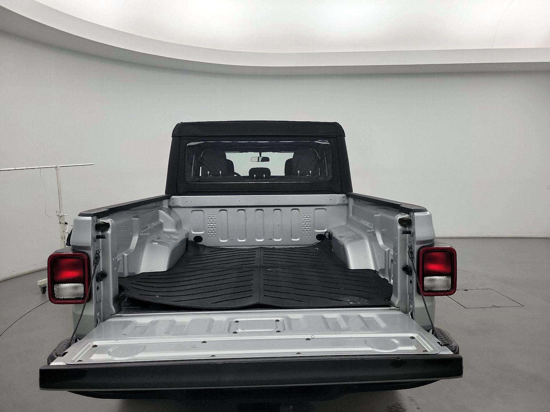 Thumbnail: 2023 Jeep Gladiator - 20