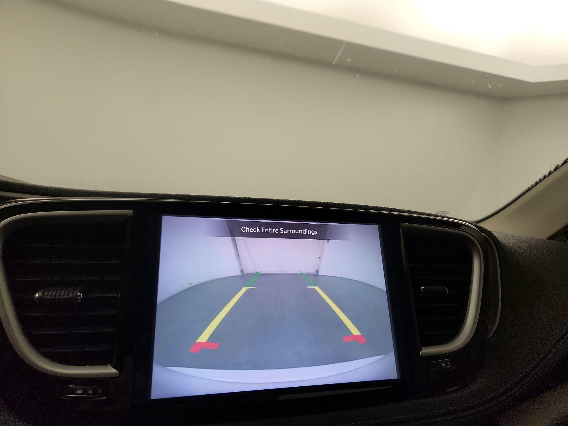 Thumbnail: 2021 Chrysler Pacifica - 12