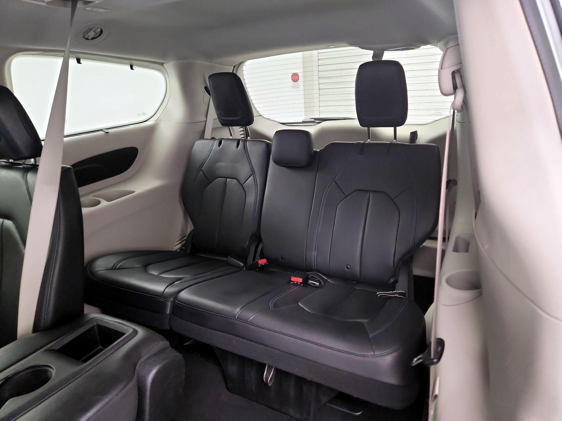 Thumbnail: 2021 Chrysler Pacifica - 18