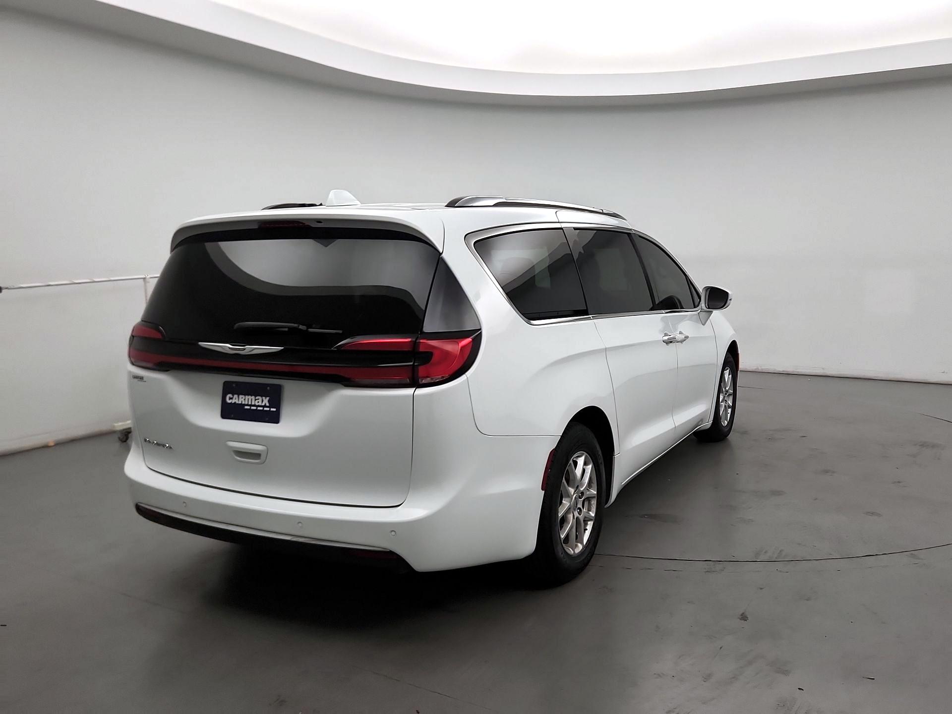Thumbnail: 2021 Chrysler Pacifica - 5