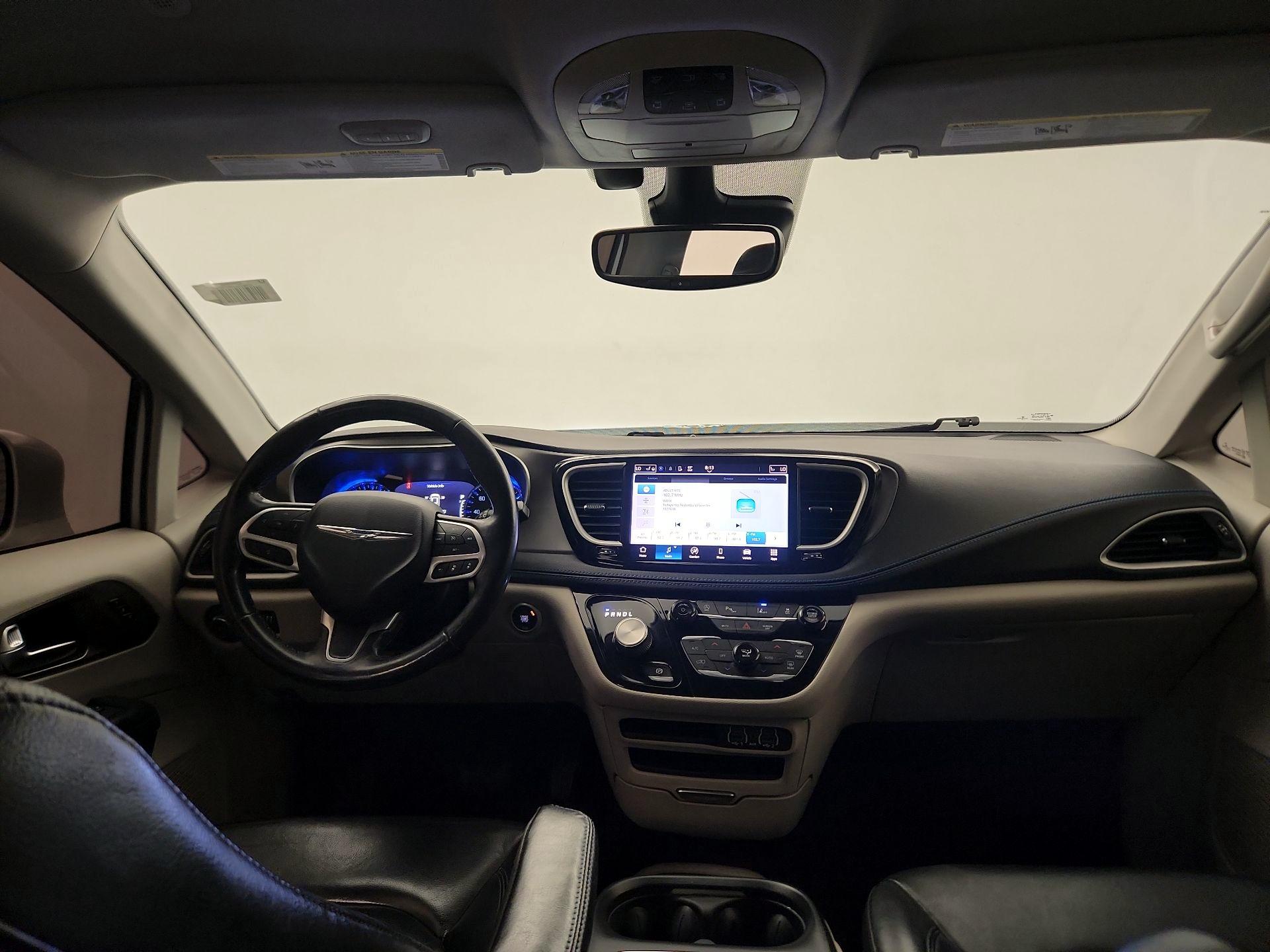 Thumbnail: 2021 Chrysler Pacifica - 8