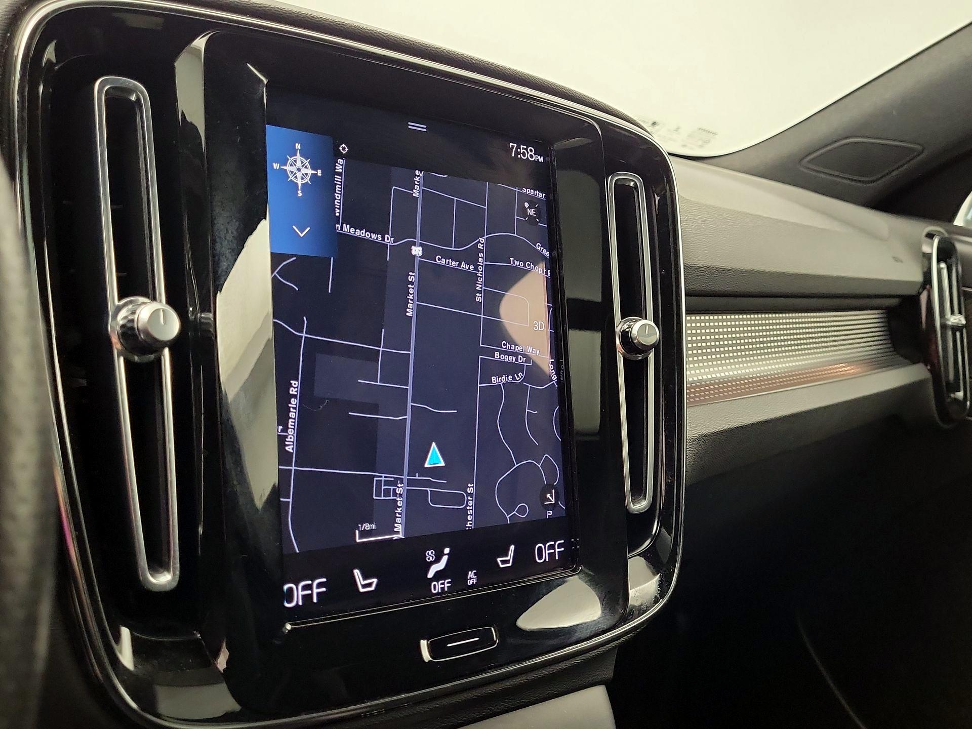 Thumbnail: 2021 Volvo XC40 - 14