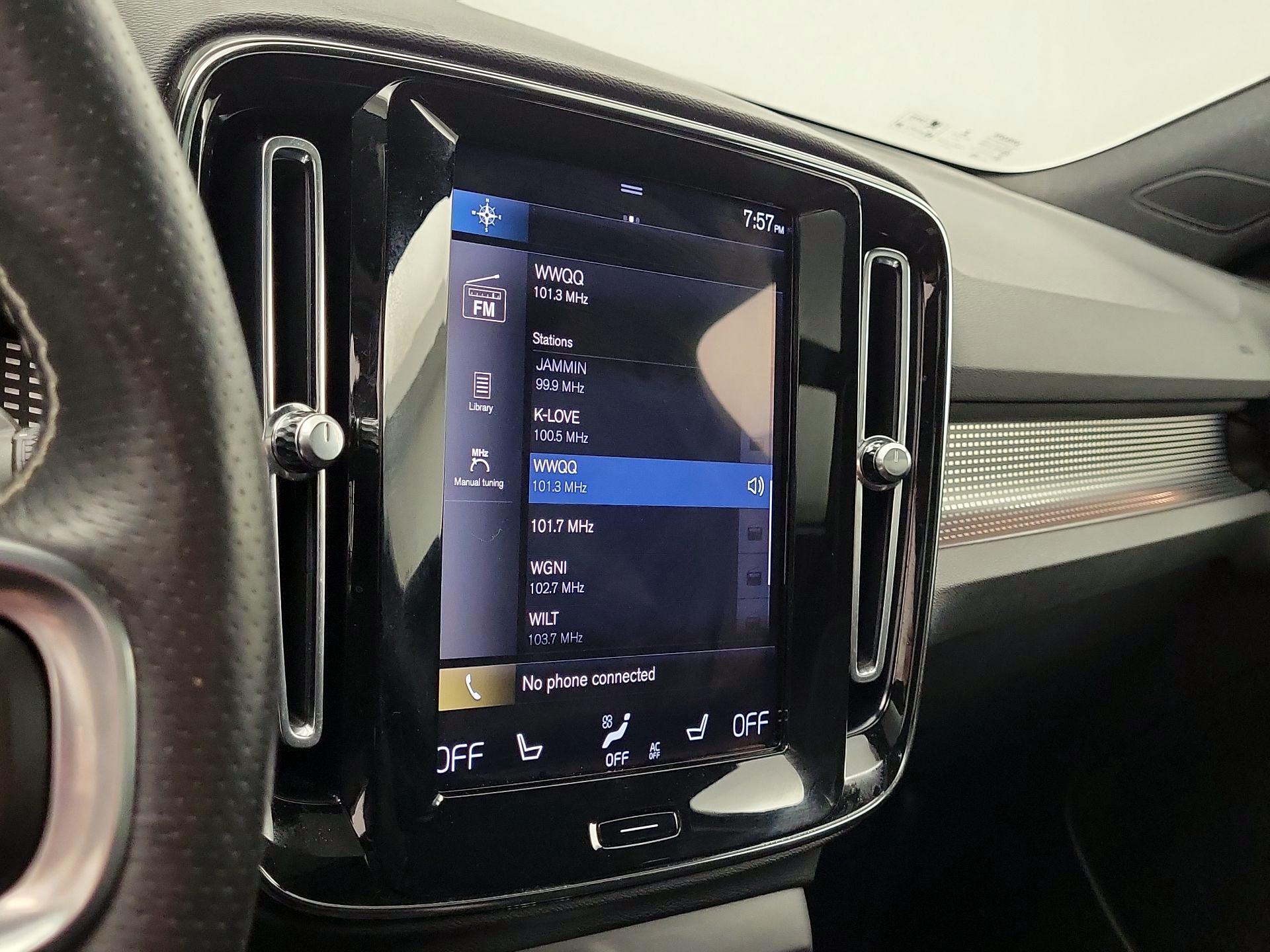 Thumbnail: 2021 Volvo XC40 - 16