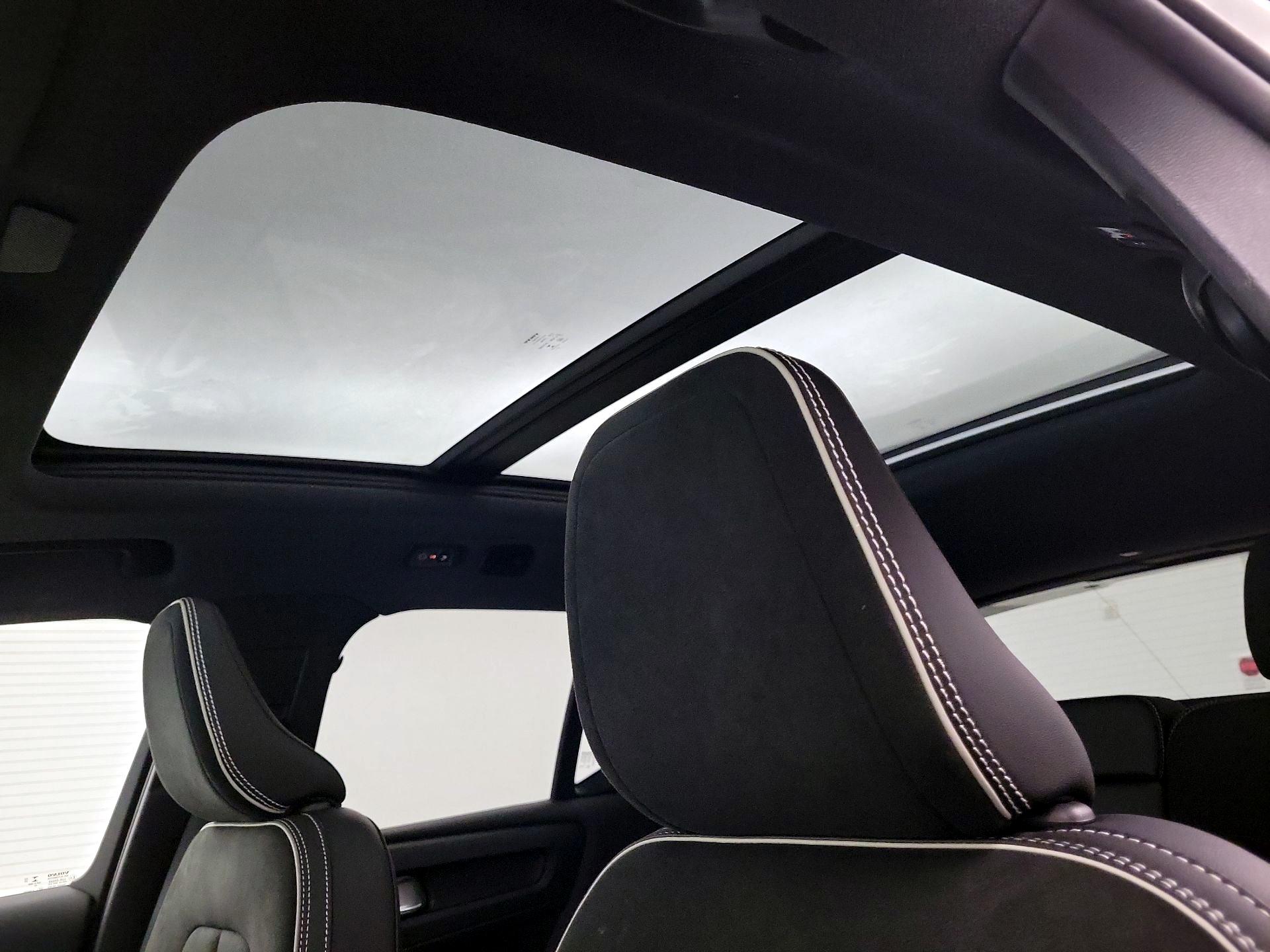 Thumbnail: 2021 Volvo XC40 - 20