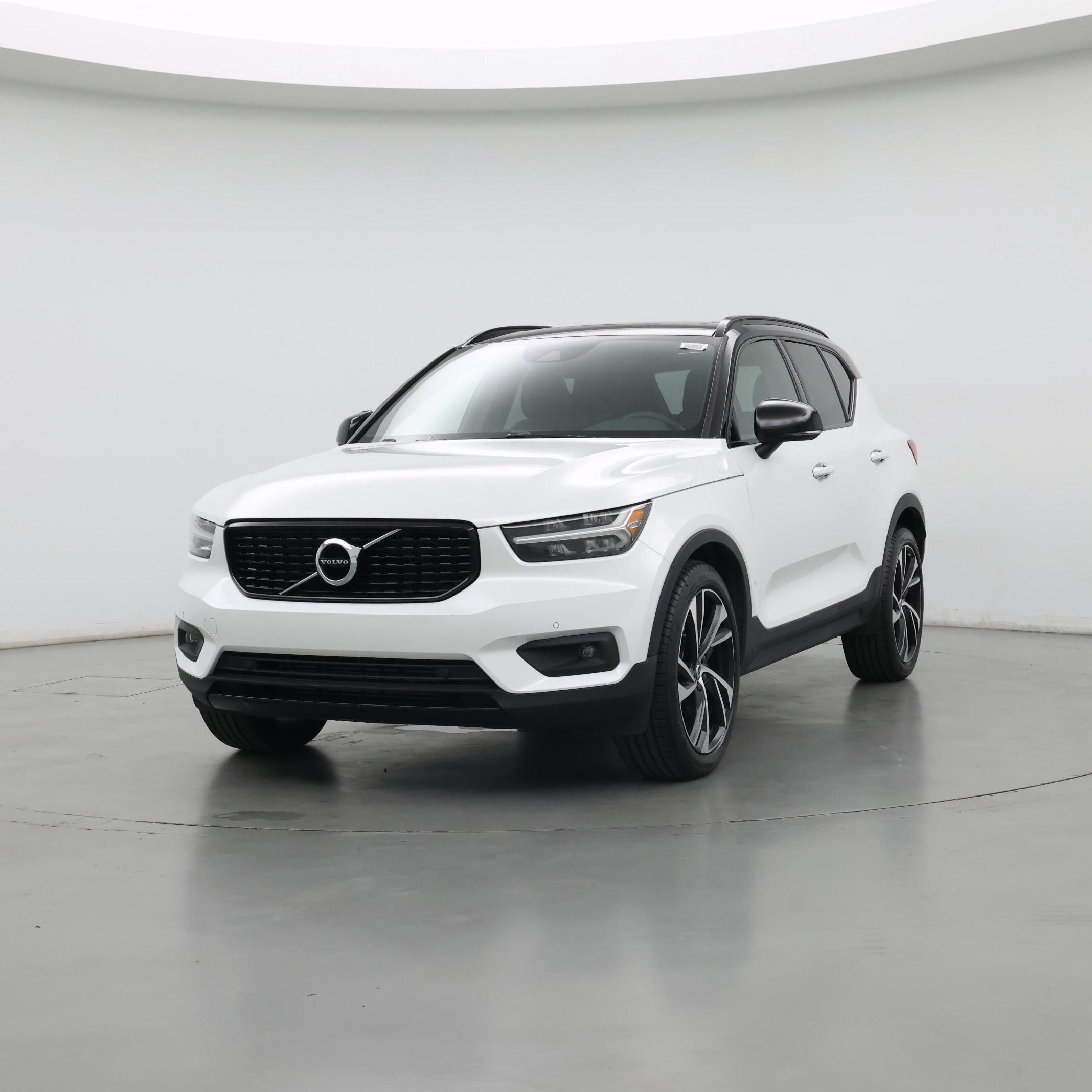 Thumbnail: 2021 Volvo XC40 - 4