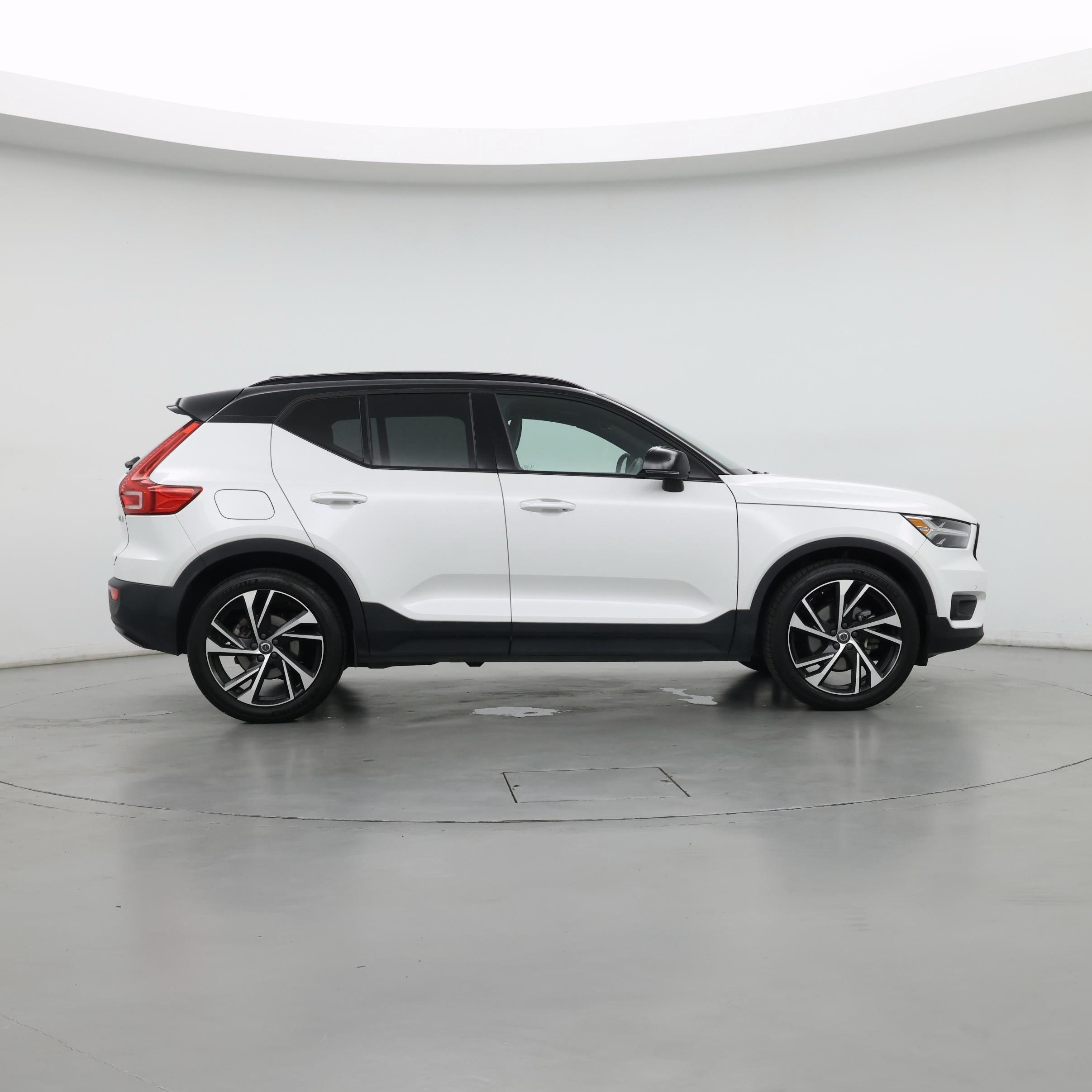 Thumbnail: 2021 Volvo XC40 - 7