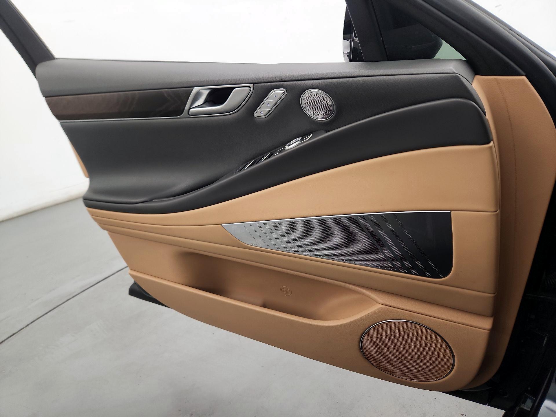 Thumbnail: 2021 Genesis G80 - 10