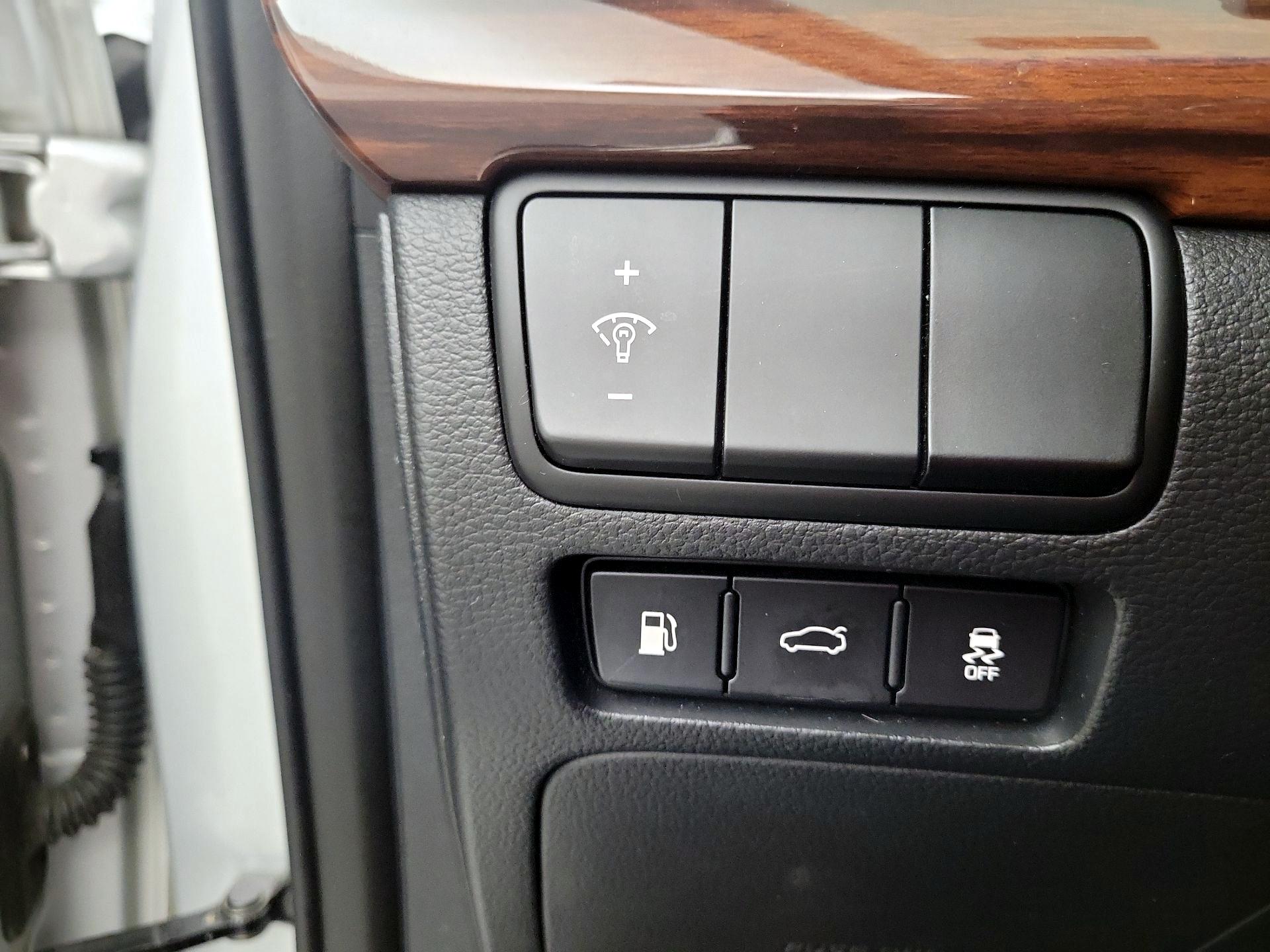 Thumbnail: 2018 Kia Cadenza - 11