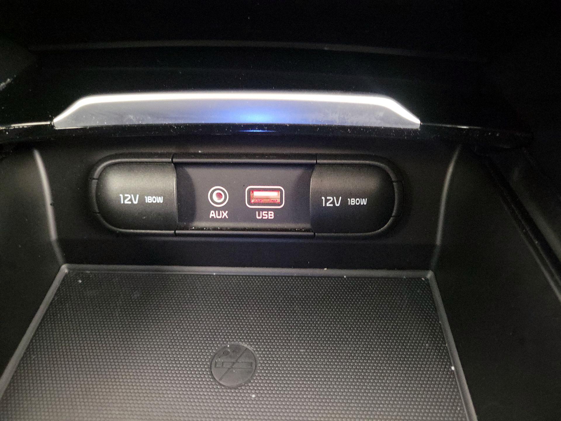 Thumbnail: 2018 Kia Cadenza - 16