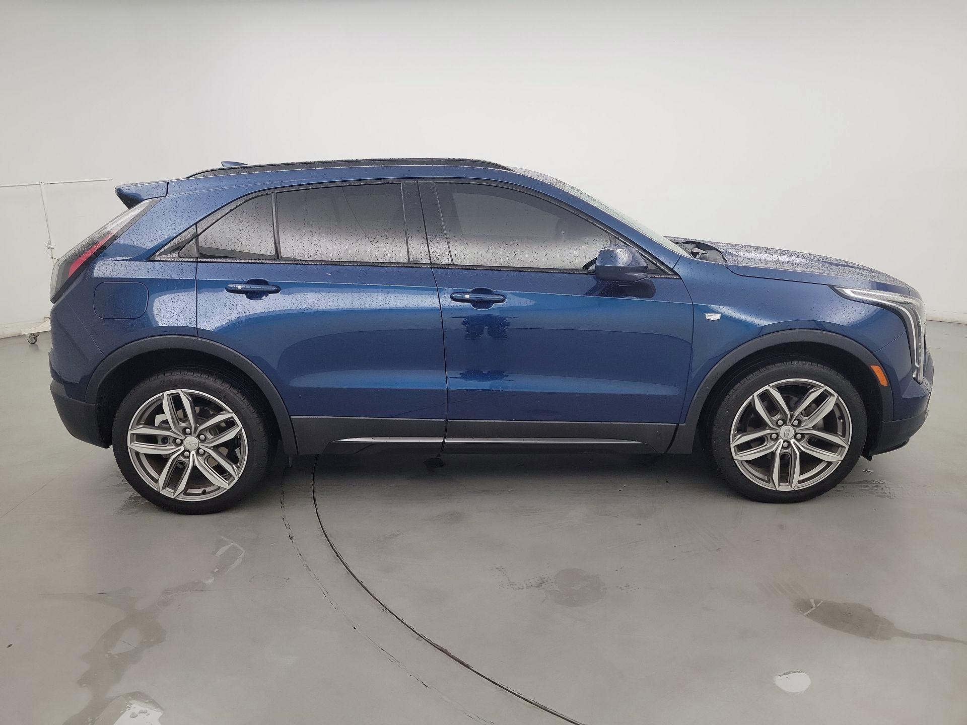 Thumbnail: 2019 Cadillac XT4 - 4