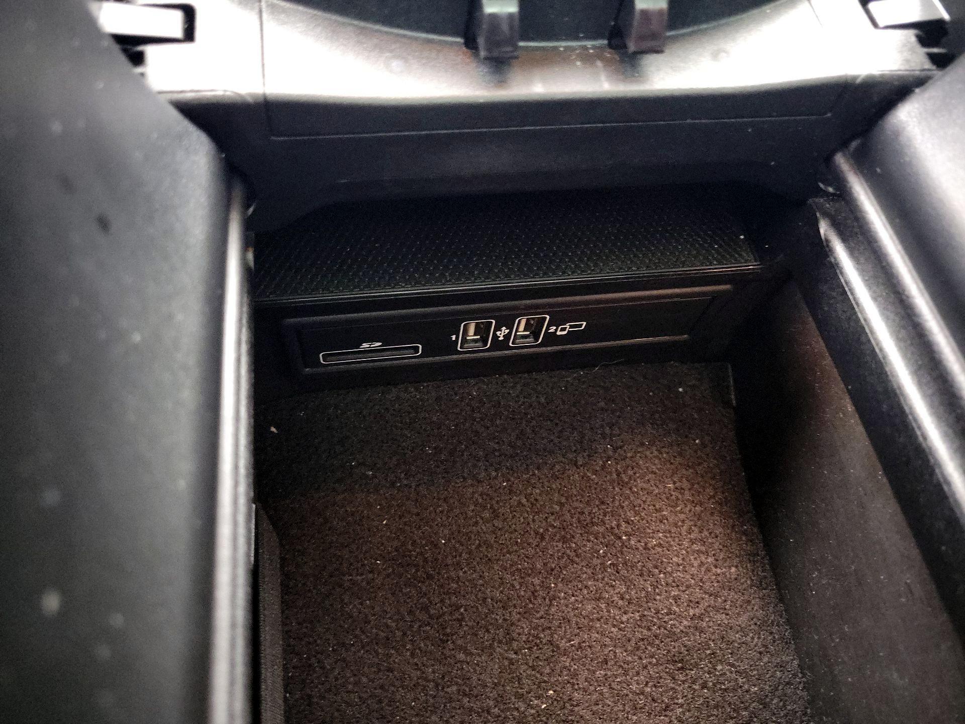 Thumbnail: 2018 Mercedes-Benz C-Class - 16