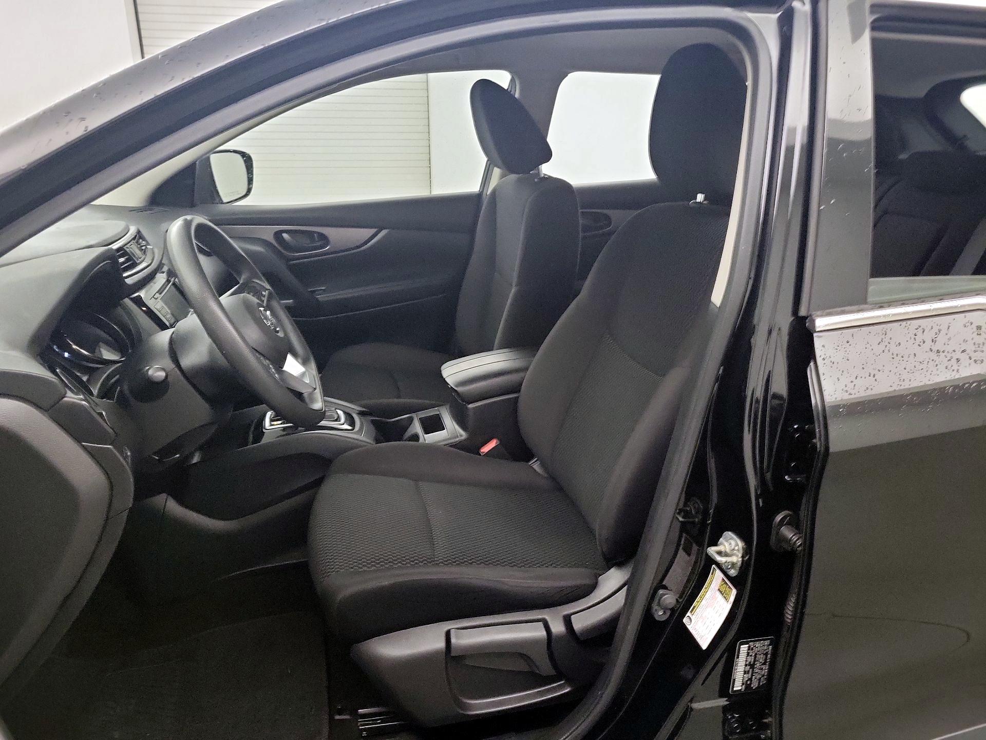 Thumbnail: 2020 Nissan Rogue Sport - 9