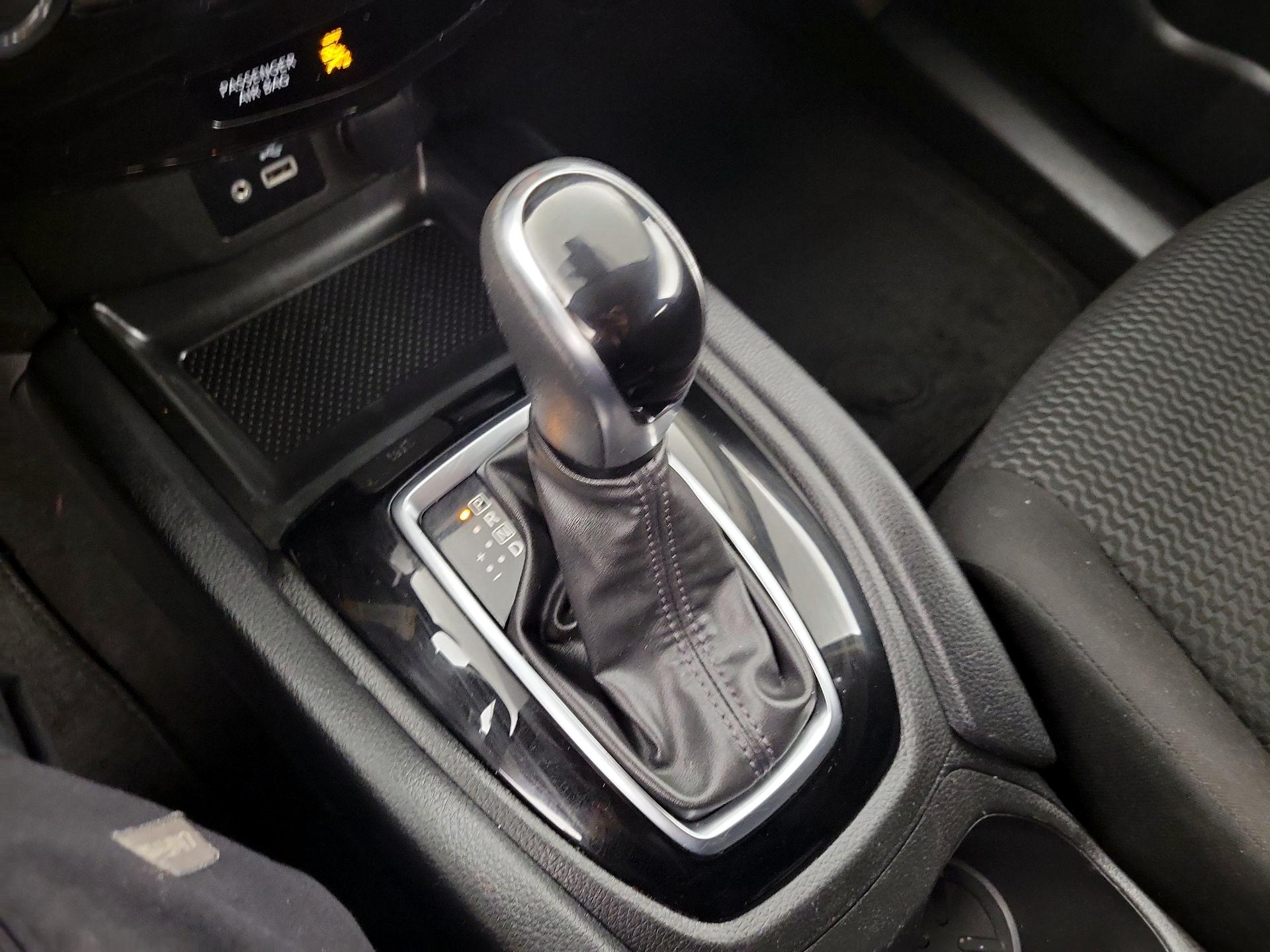 Thumbnail: 2020 Nissan Rogue Sport - 15