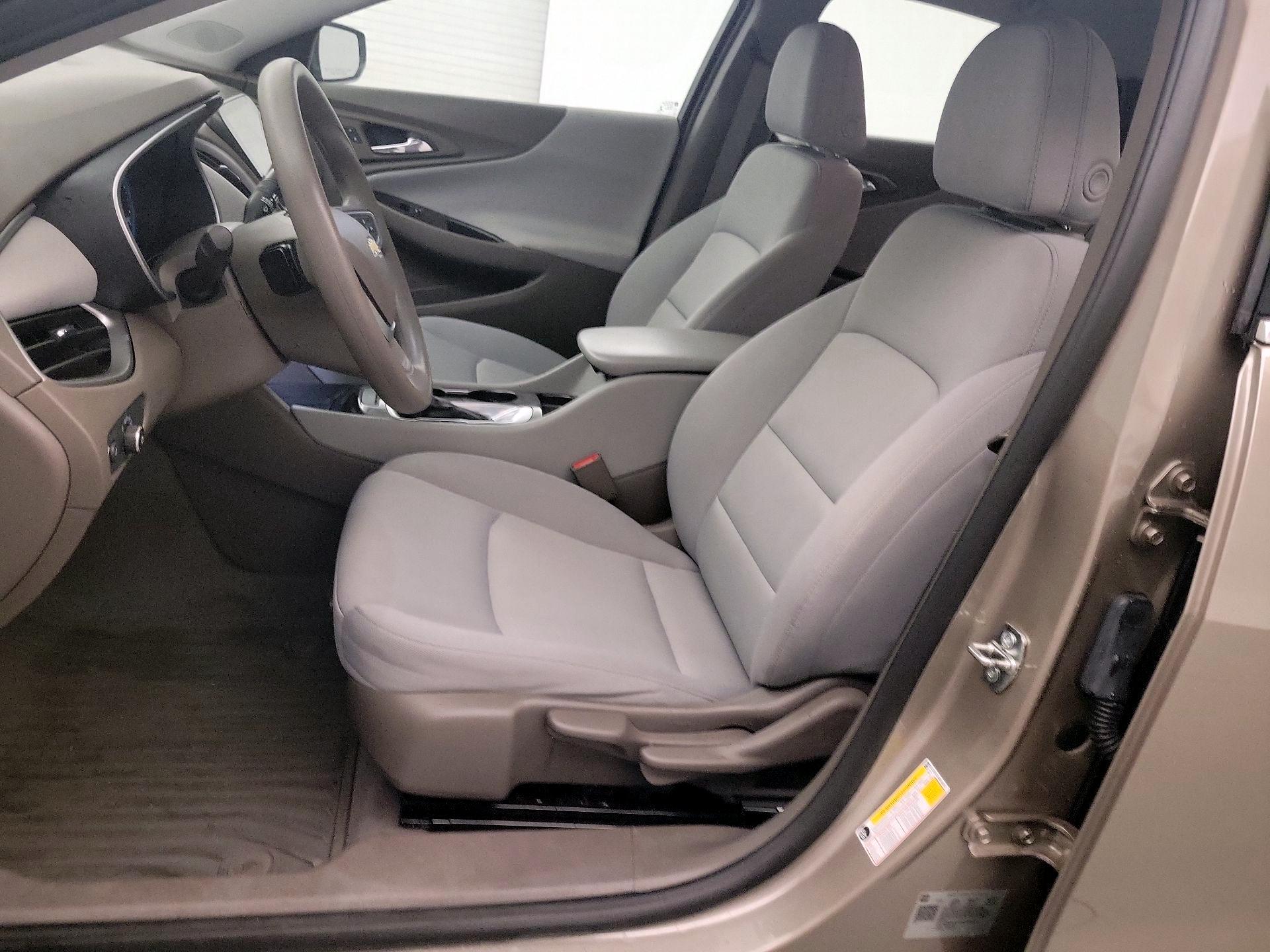 Thumbnail: 2022 Chevrolet Malibu - 9