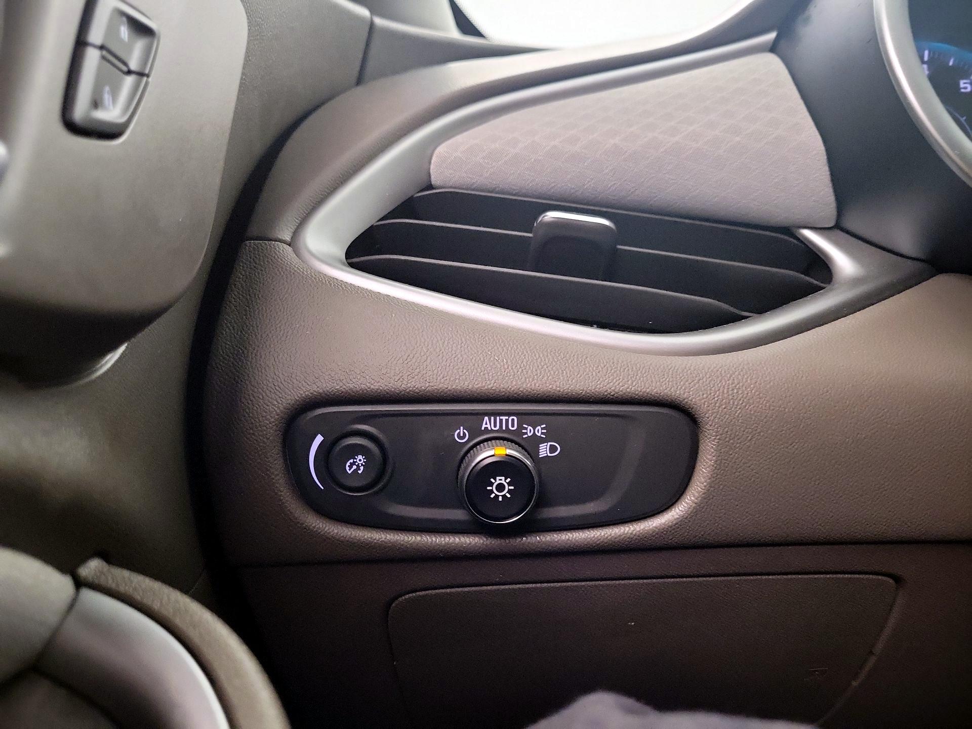 Thumbnail: 2022 Chevrolet Malibu - 11