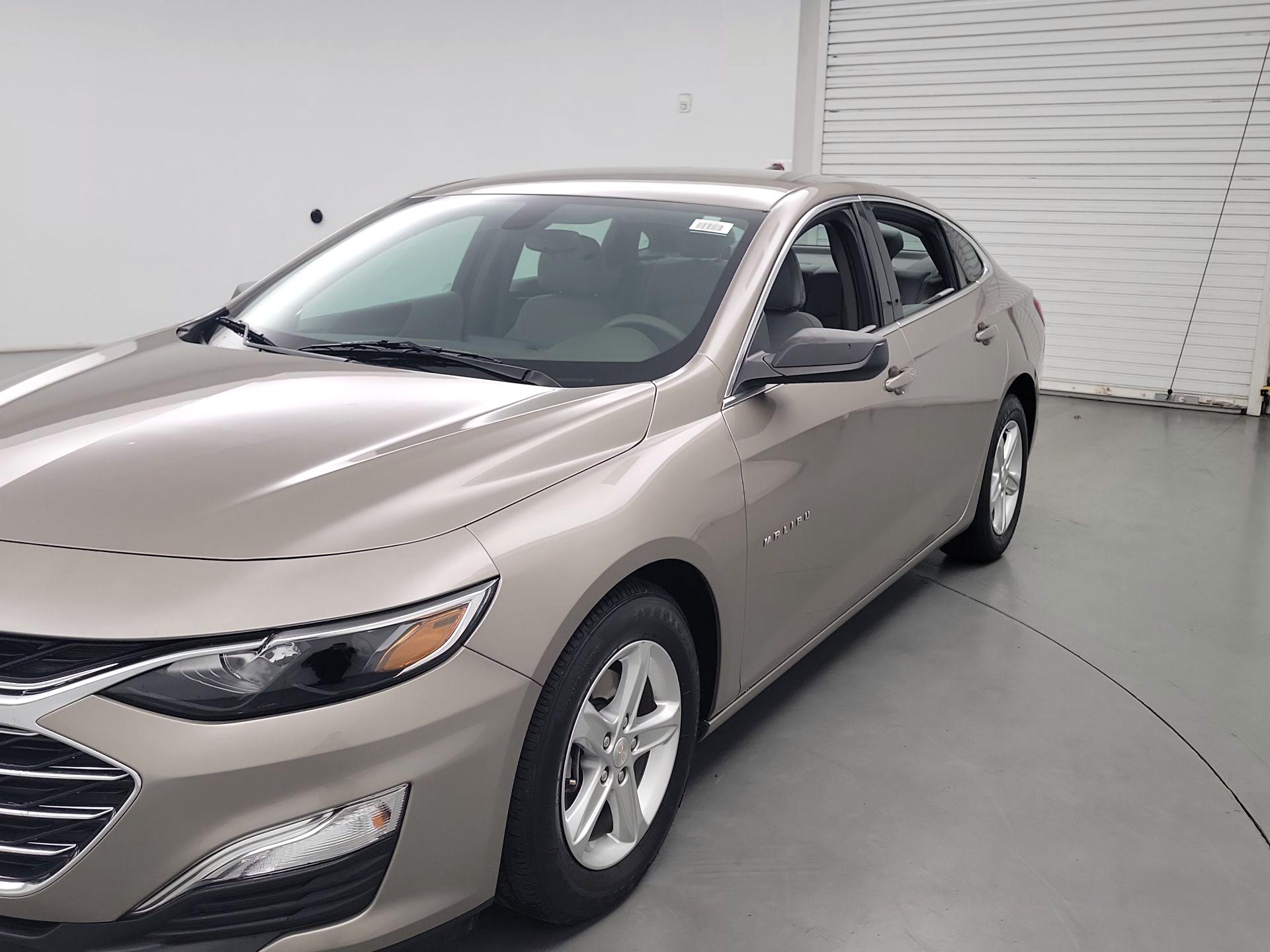 Thumbnail: 2022 Chevrolet Malibu - 3