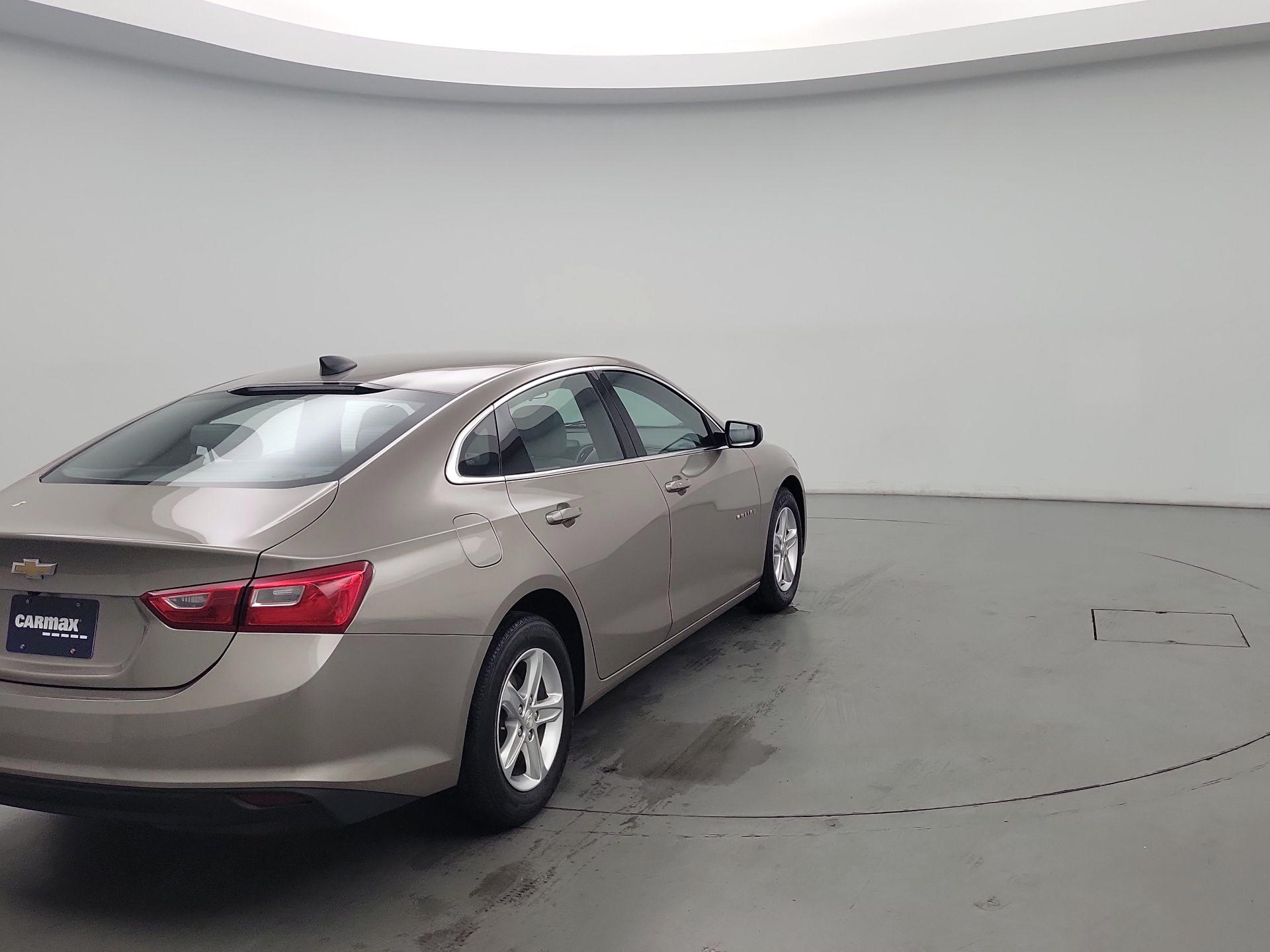 Thumbnail: 2022 Chevrolet Malibu - 5