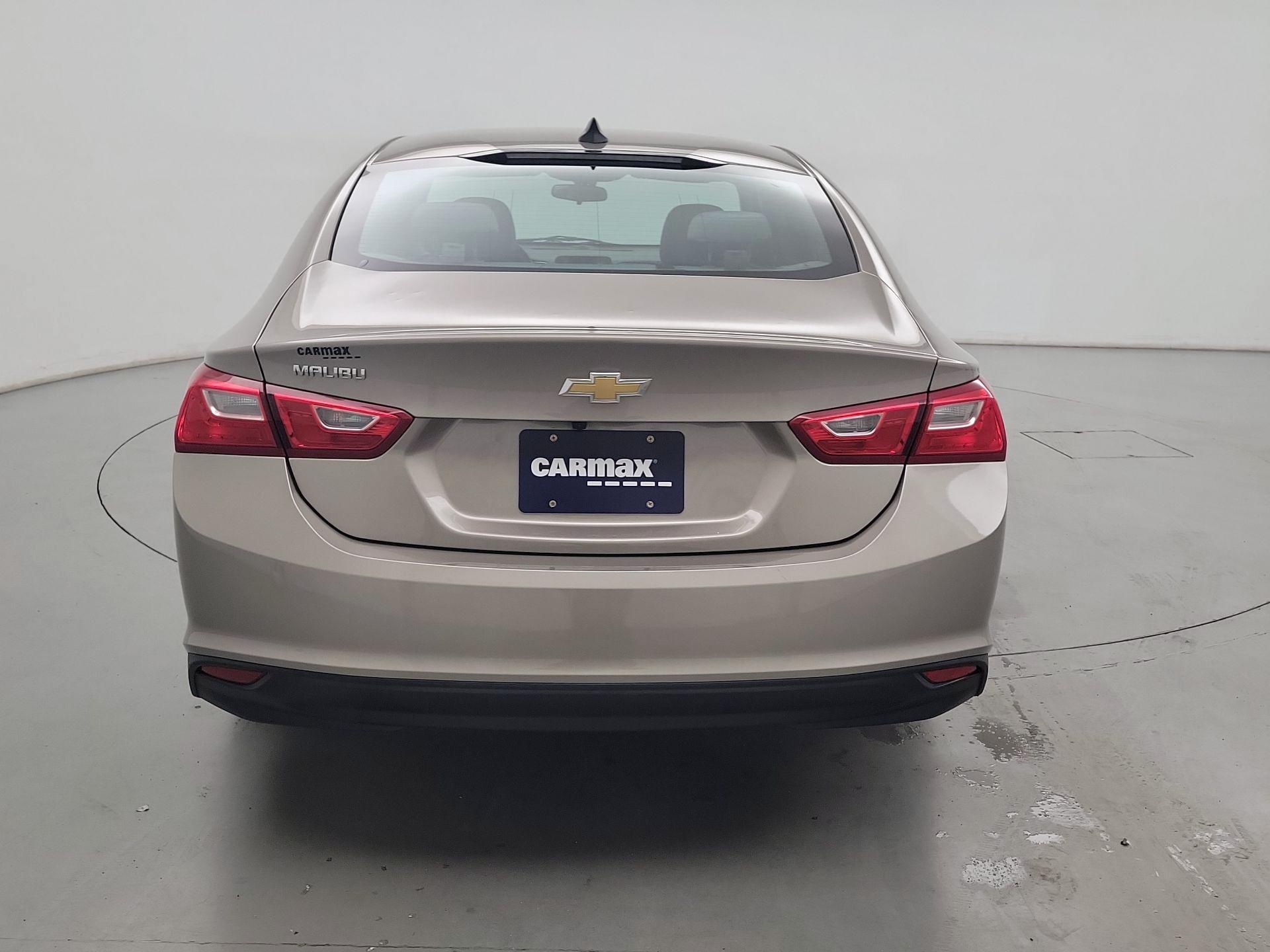 Thumbnail: 2022 Chevrolet Malibu - 6