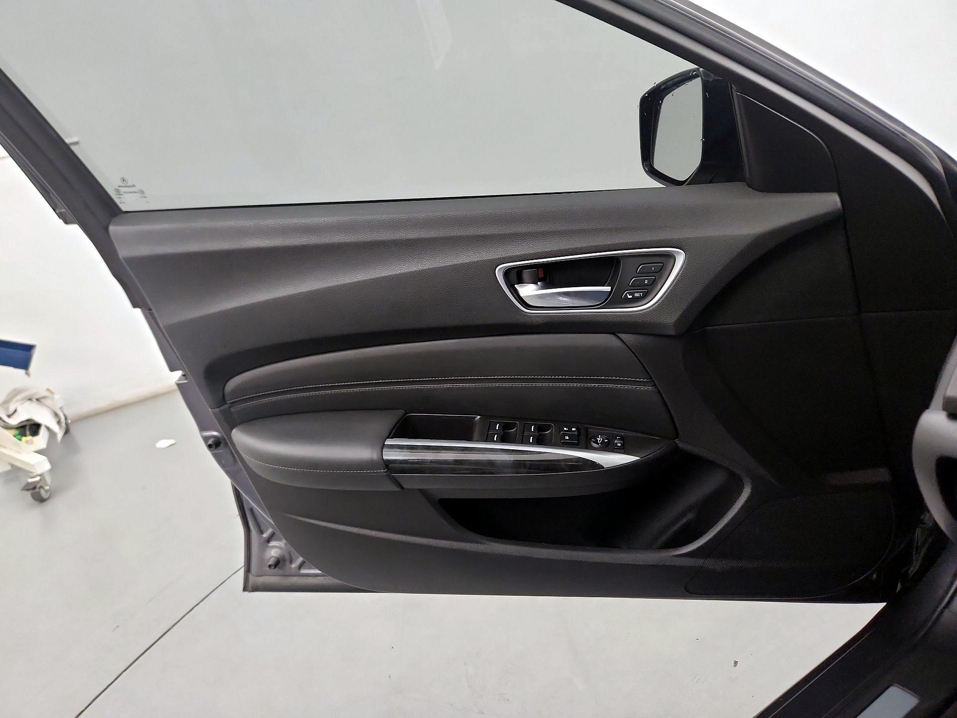 Thumbnail: 2018 Acura TLX - 10