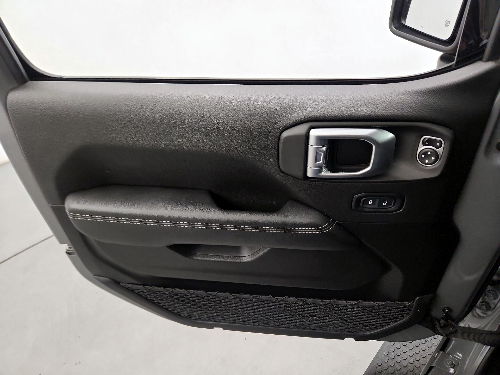 Thumbnail: 2022 Jeep Wrangler - 12