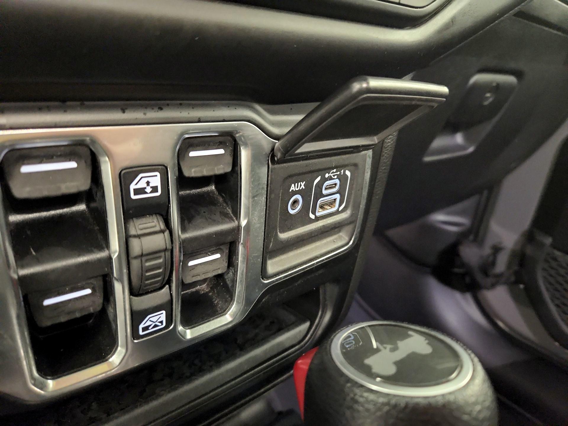 Thumbnail: 2022 Jeep Wrangler - 18