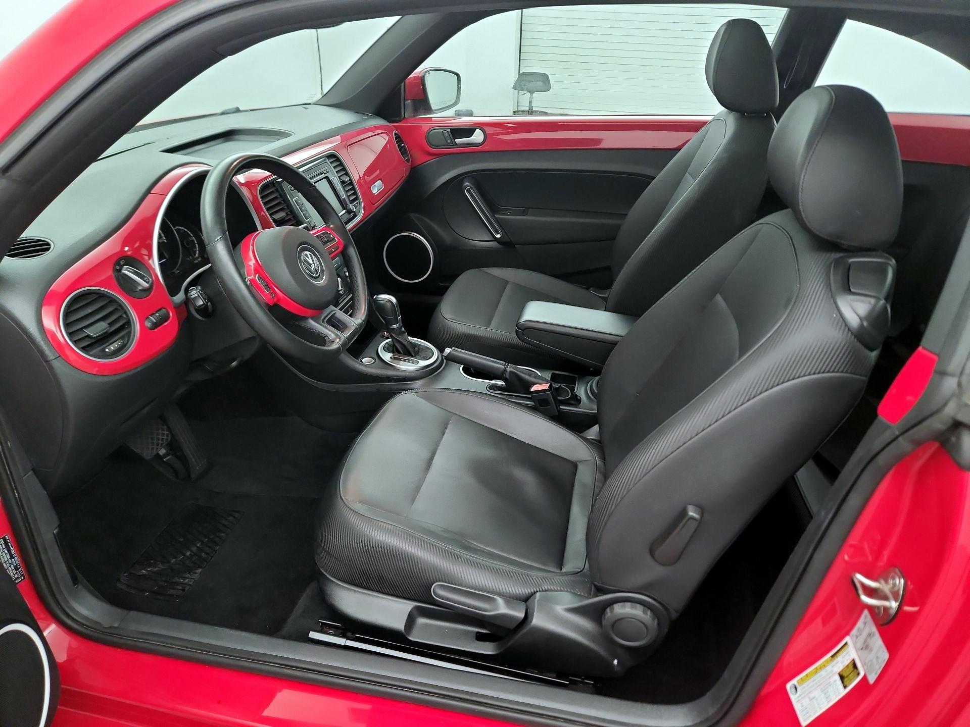 Thumbnail: 2015 Volkswagen Beetle - 11