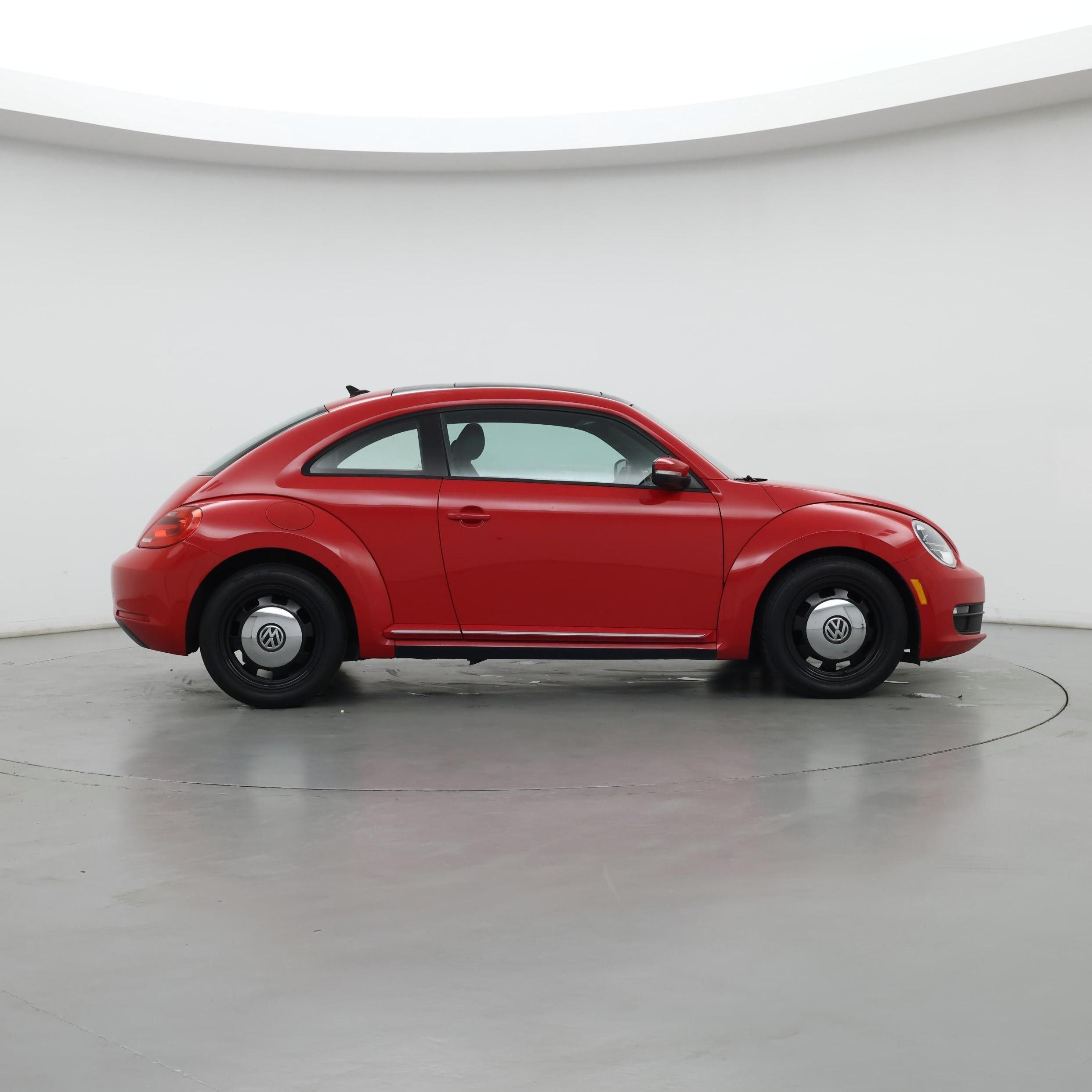 Thumbnail: 2015 Volkswagen Beetle - 7