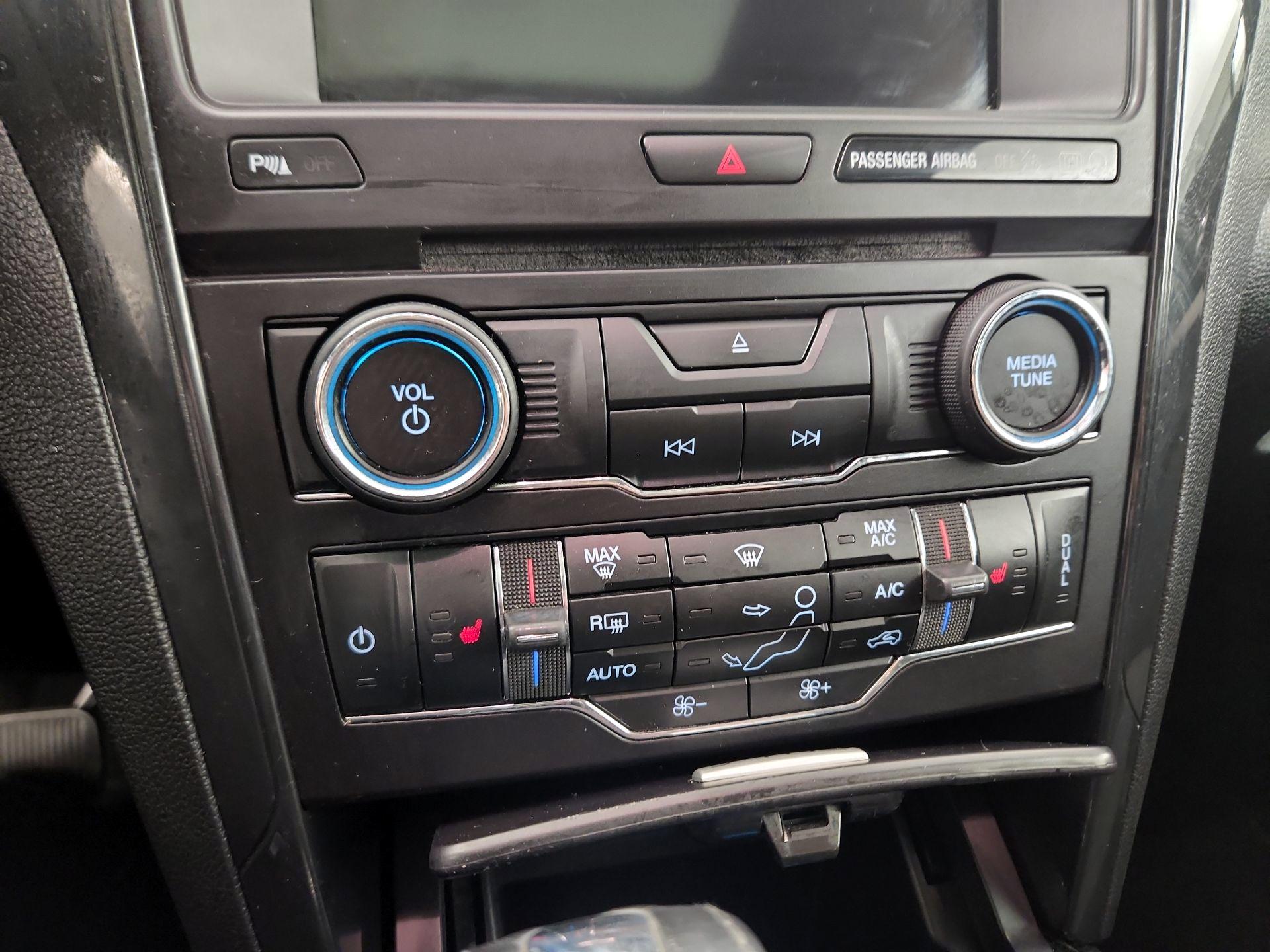 Thumbnail: 2018 Ford Explorer - 15