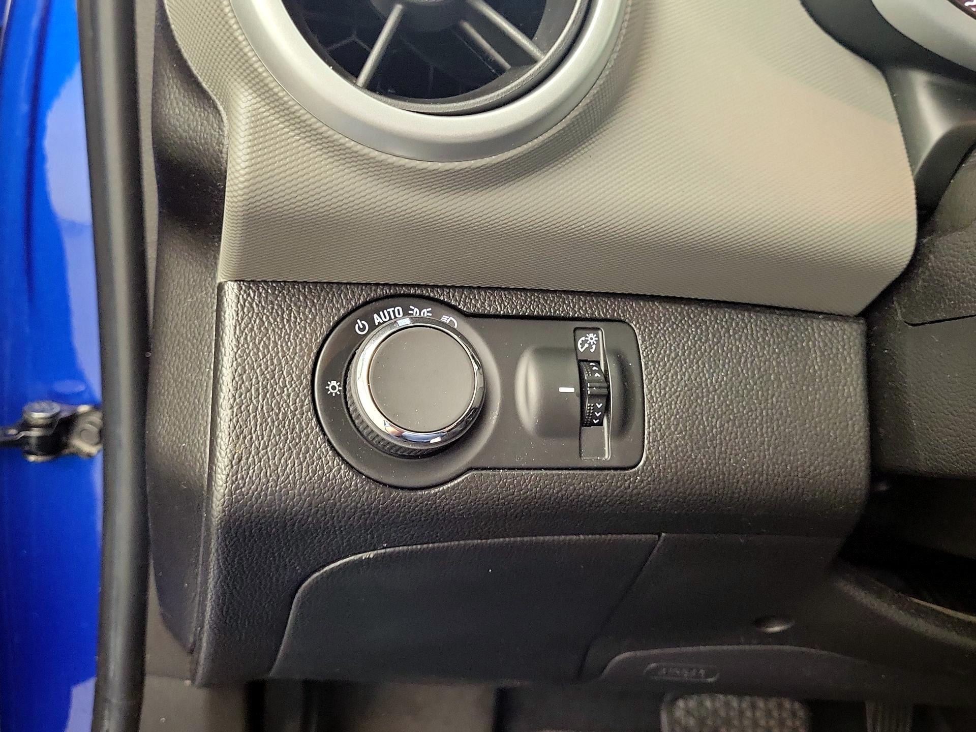 Thumbnail: 2017 Chevrolet Sonic - 11